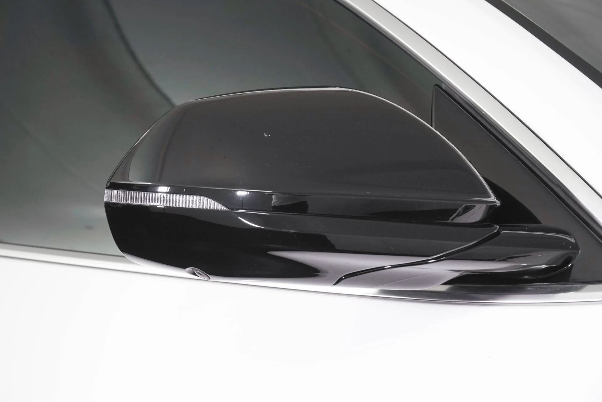 mph013_2048891858_Used_2022_Lamborghini_Urus_1785773559_4205e3e3d9
