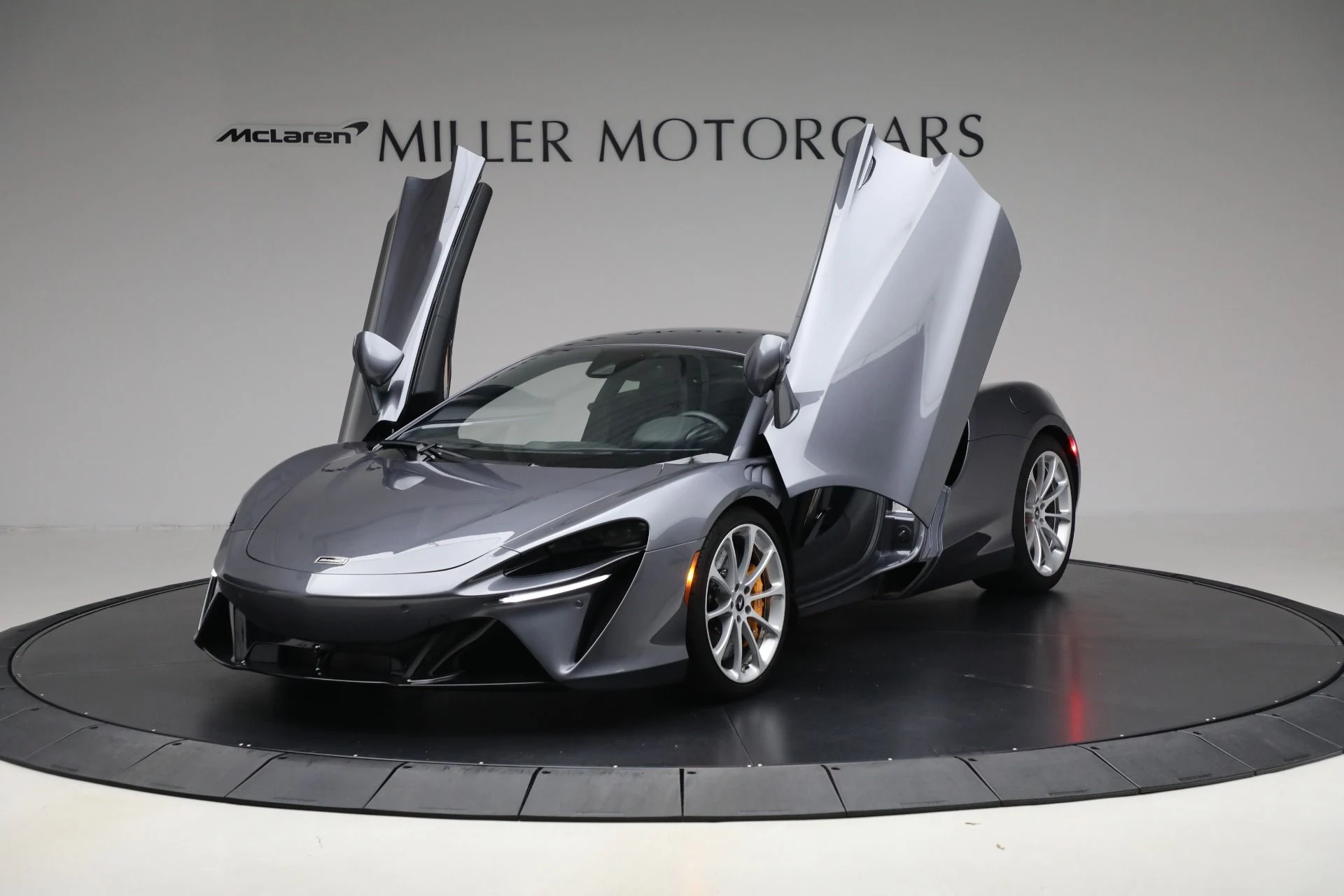 mph013_2052018346_Used_2024_Mc_Laren_Artura_Vision_afbb7b85b4