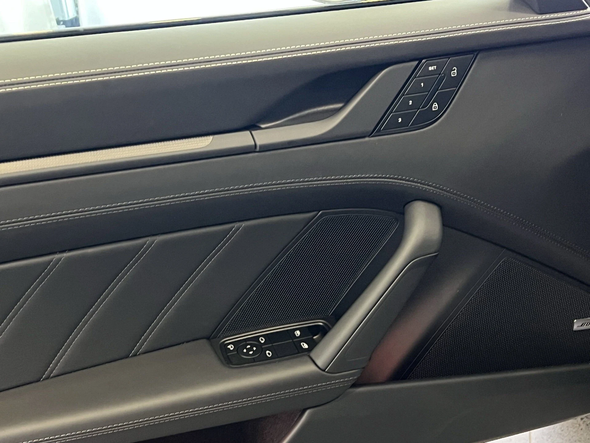 mph013_2054119843_c7a9f4f890f92f4981e47aaeb25cfc5ex_93625df40f