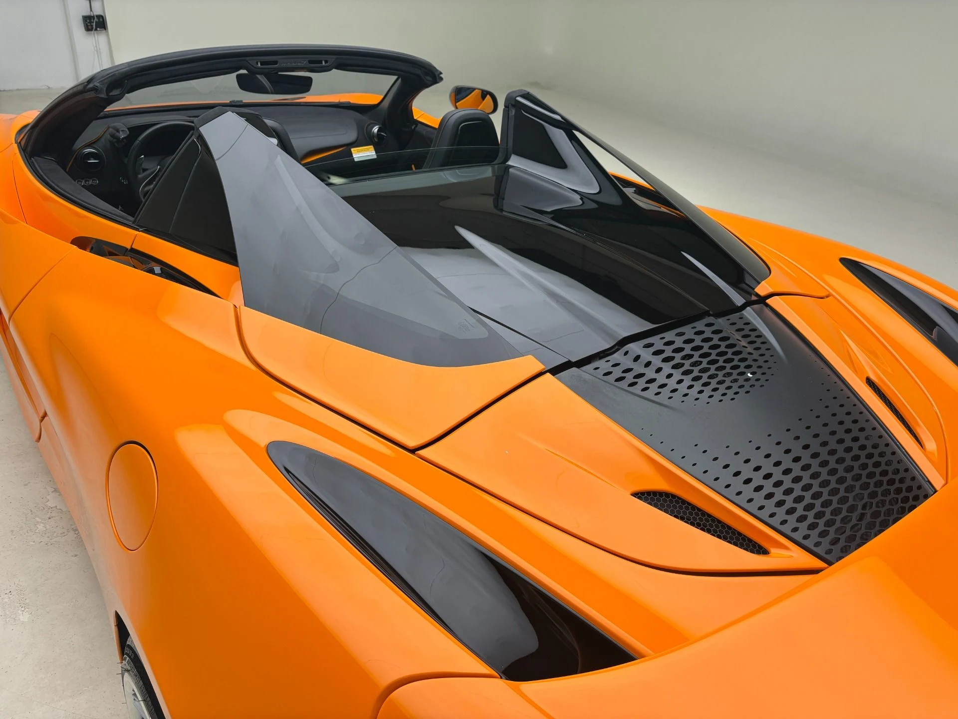 mph013_2055564612_Used_2025_Mc_Laren_750_S_Spider_1777582720_8cbfacb58b