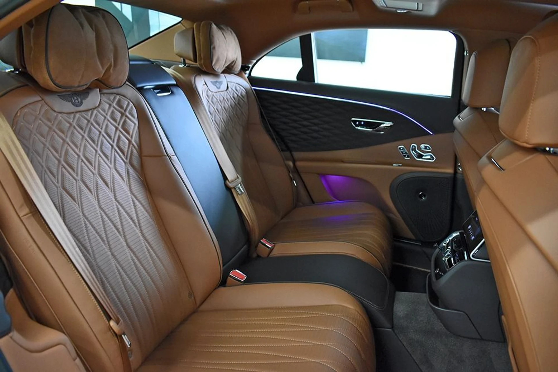 mph013_2056180227_Used_2020_Bentley_Flying_Spur_W12_1682716150_dc05971eed
