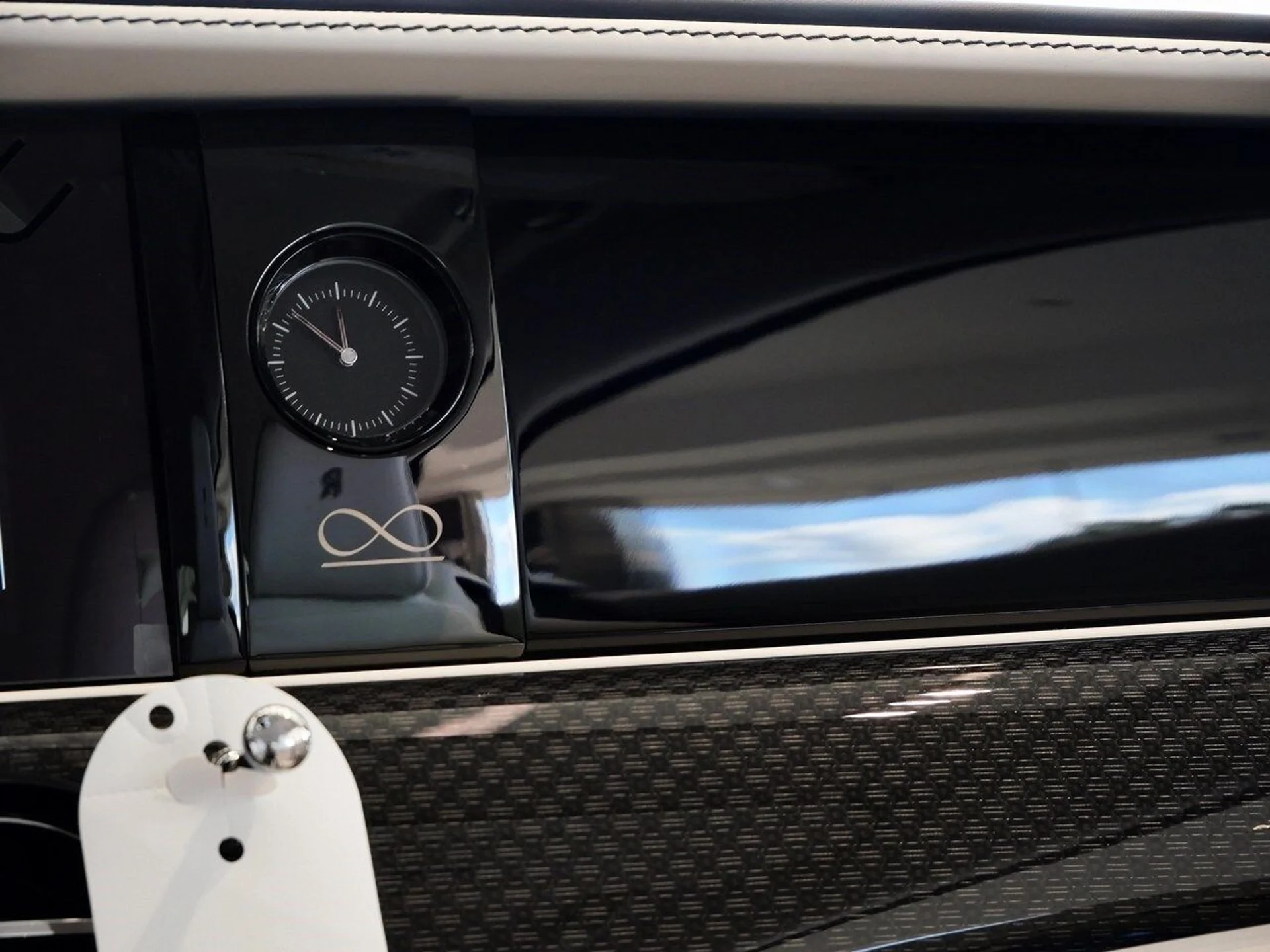 mph013_2060103447_f51b0089f88fcfa03918b19a3efa9e76x_187bcbddce