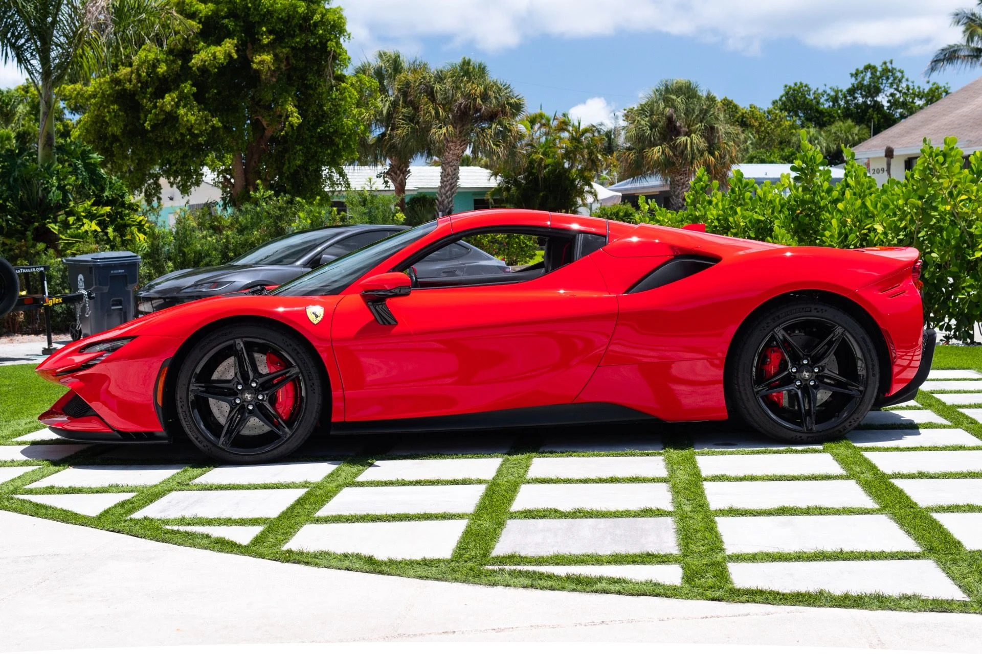 mph013_2061256095_Used_2025_Ferrari_SF_90_Spider_1779242361_cdd89971a5
