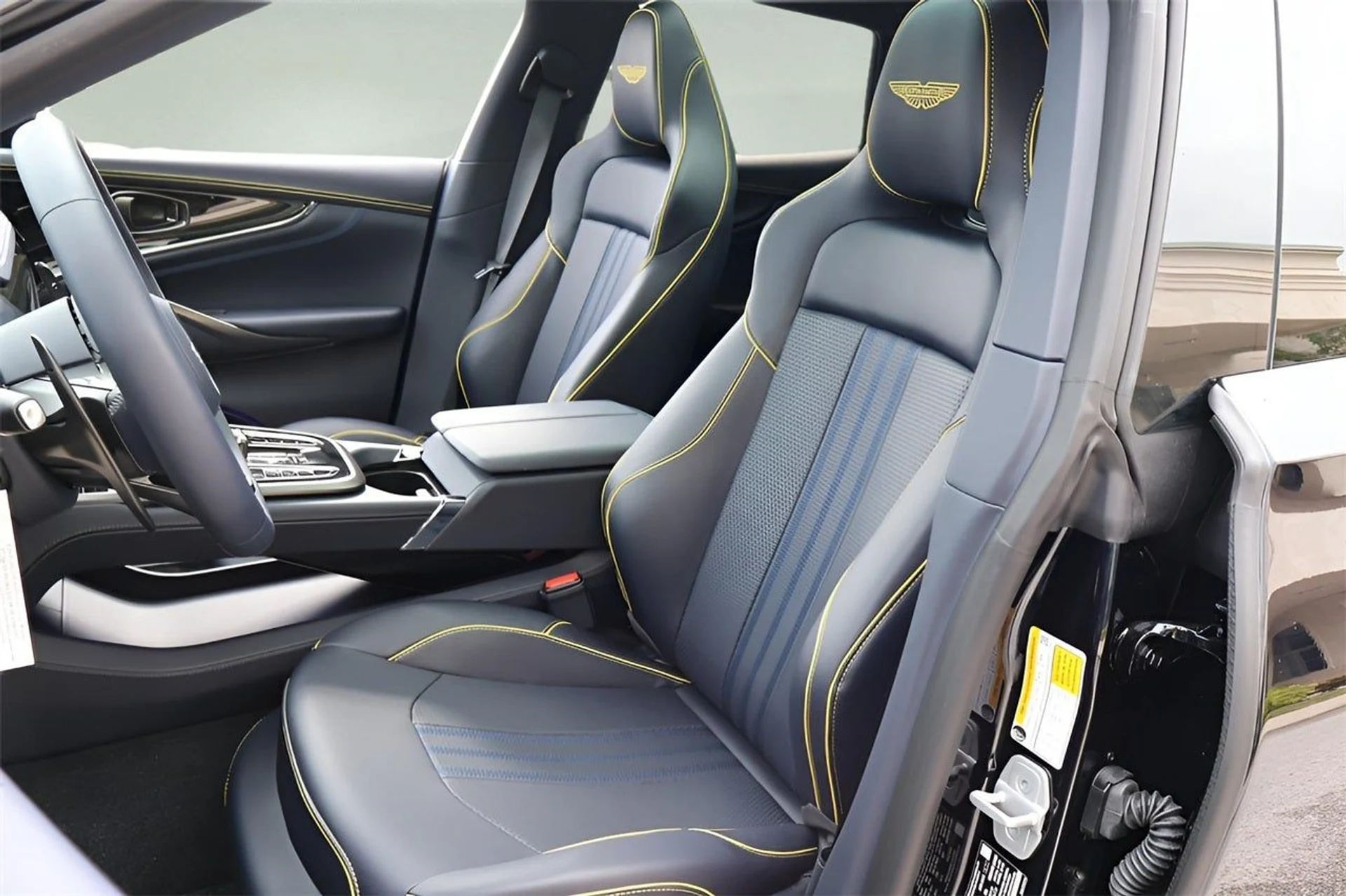 mph013_2064024331_14_677dc394dc