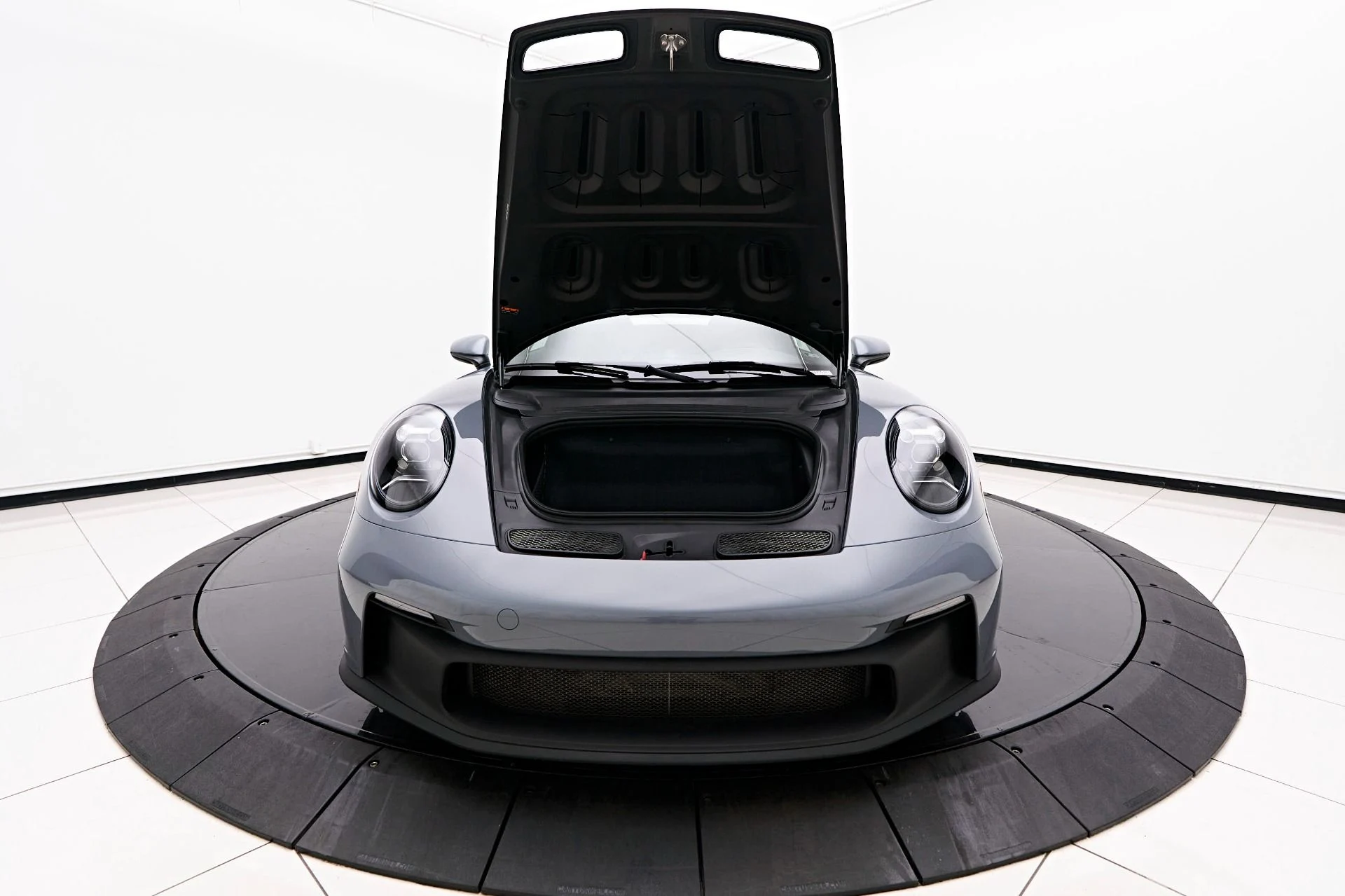 mph013_2066408165_Used_2023_Porsche_911_GT_3_1723305784_765045959b