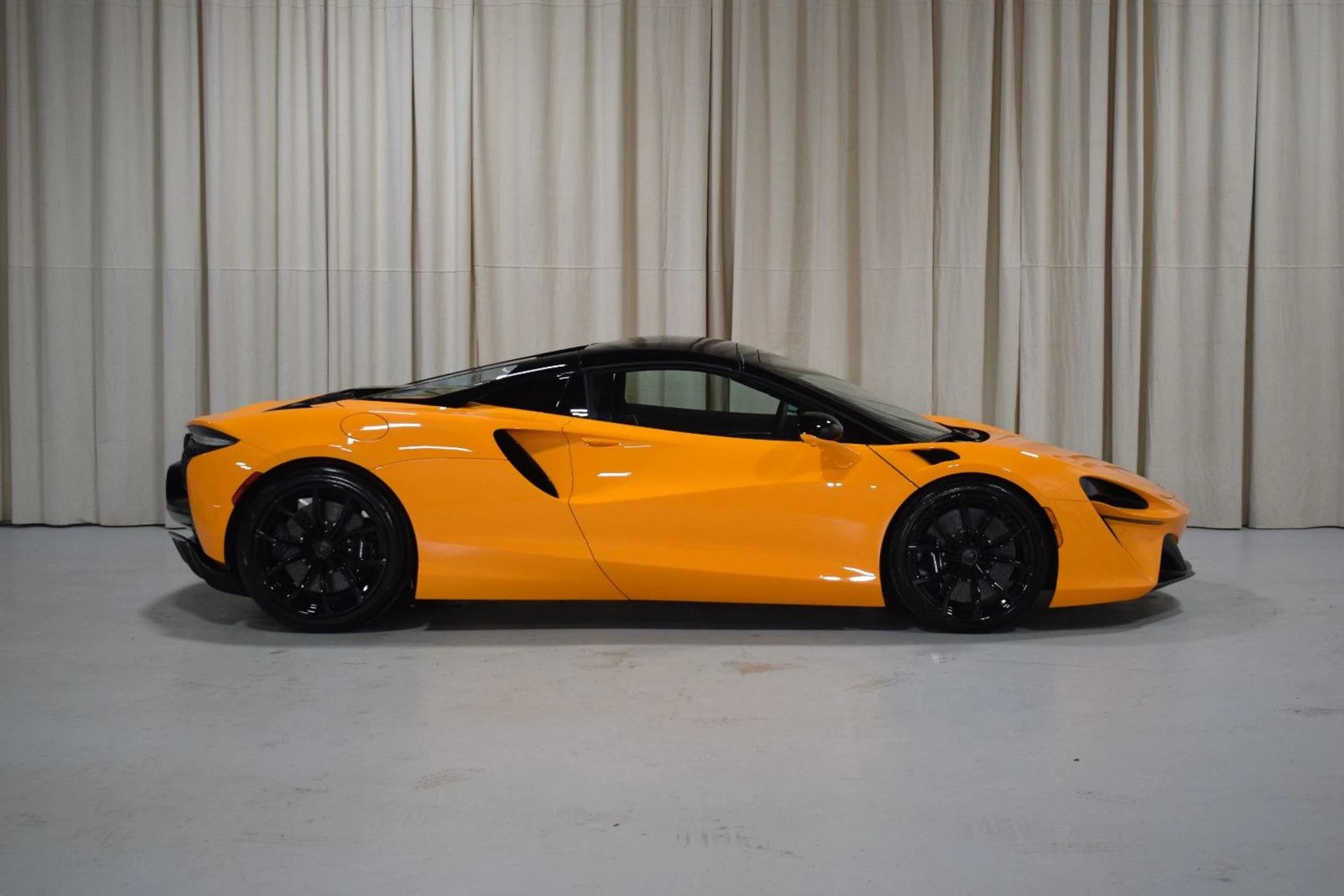 mph013_2072215365_1de96abaf102837f798276e71137c049x_9f6f5ee2a9