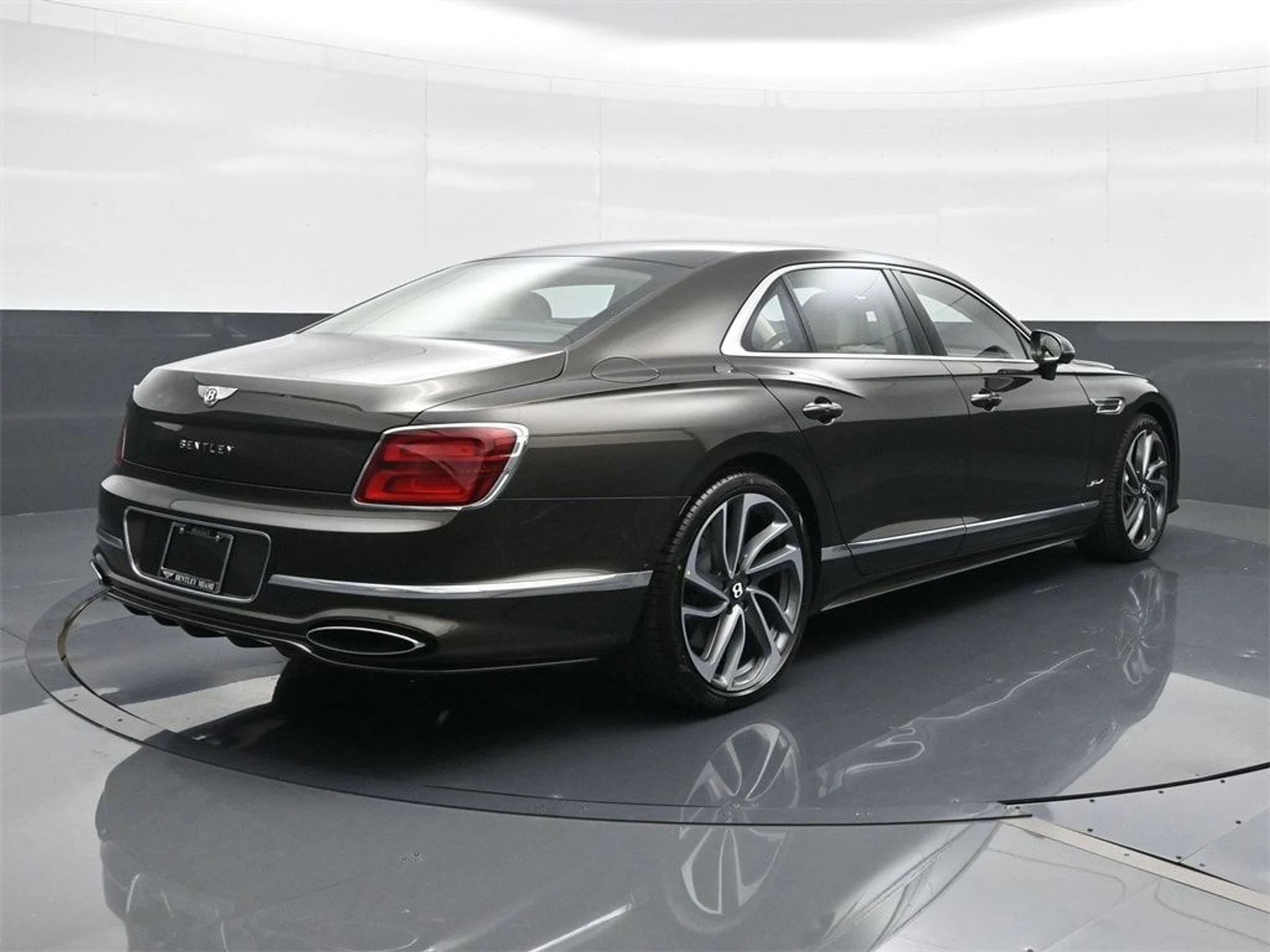 mph013_2081801011_4df4942e11767044c1ed6071b70f7d87x_e5e2e785b4