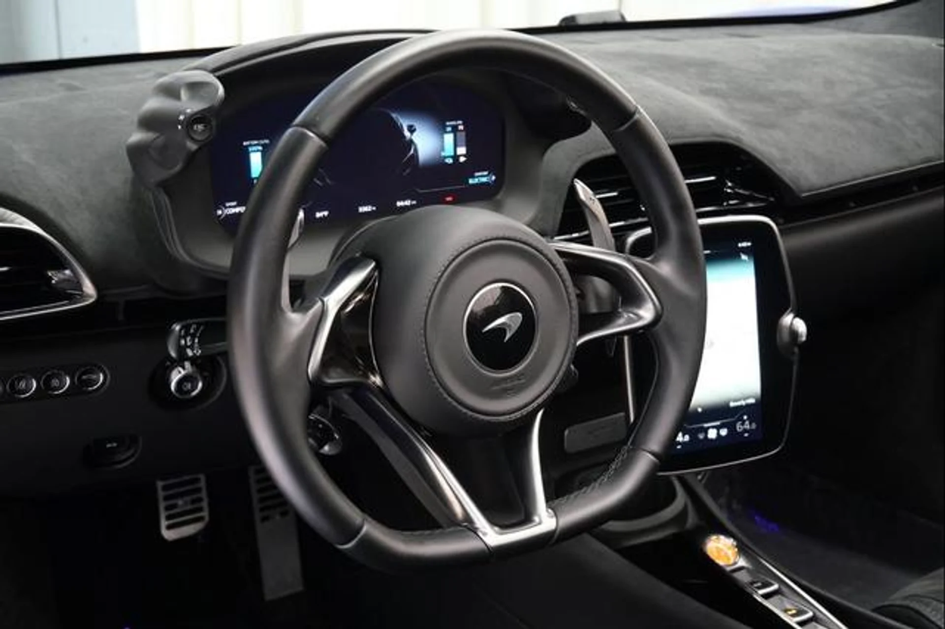 mph013_2082997199_MRH_Lhnqeg_Z9op_Sim1_HQ_5lq_VY_WE_b1daa59fa9