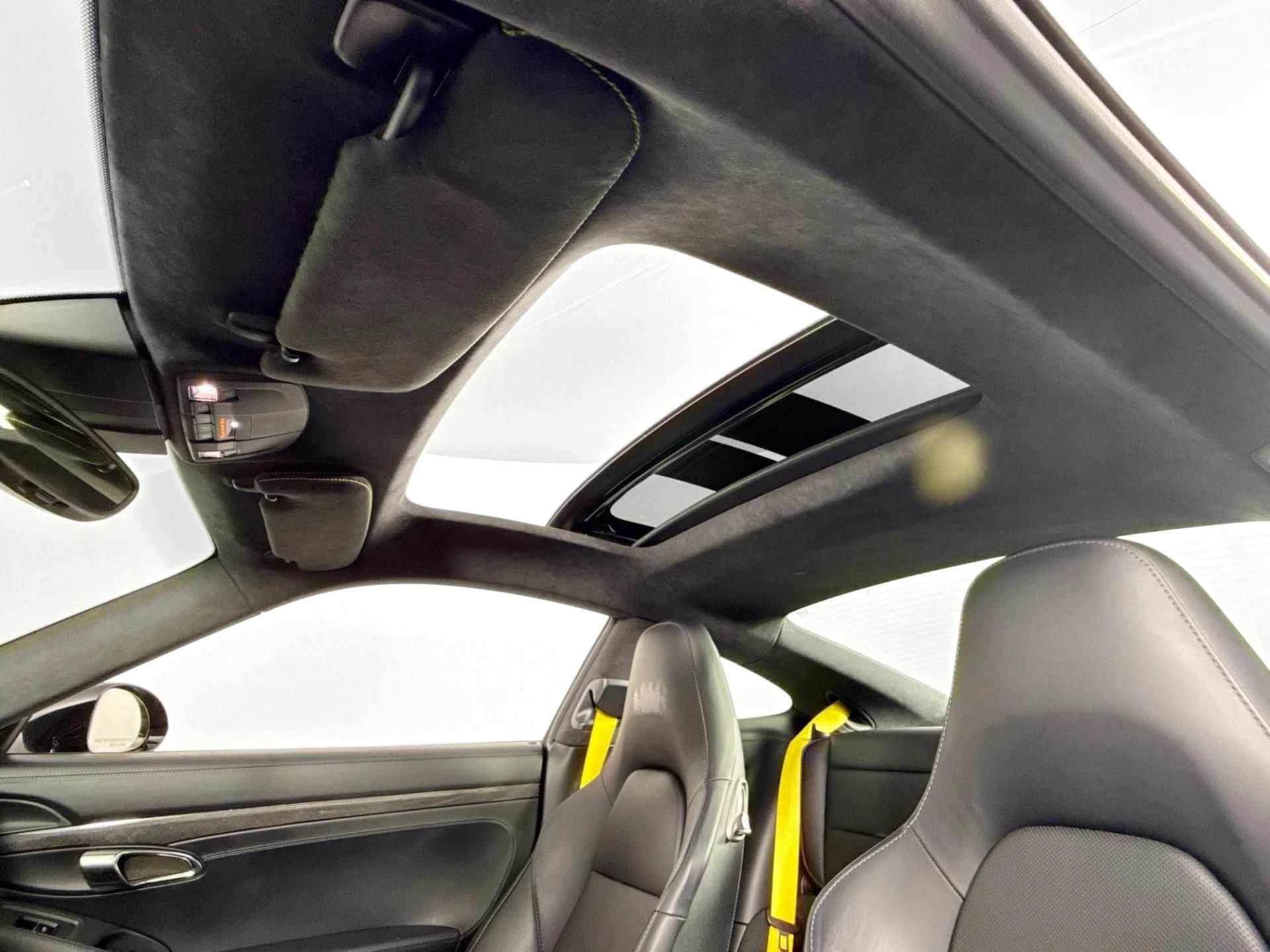 mph013_2091766651_Used_2014_Porsche_911_Turbo_S_1785187748_e42d2f7580