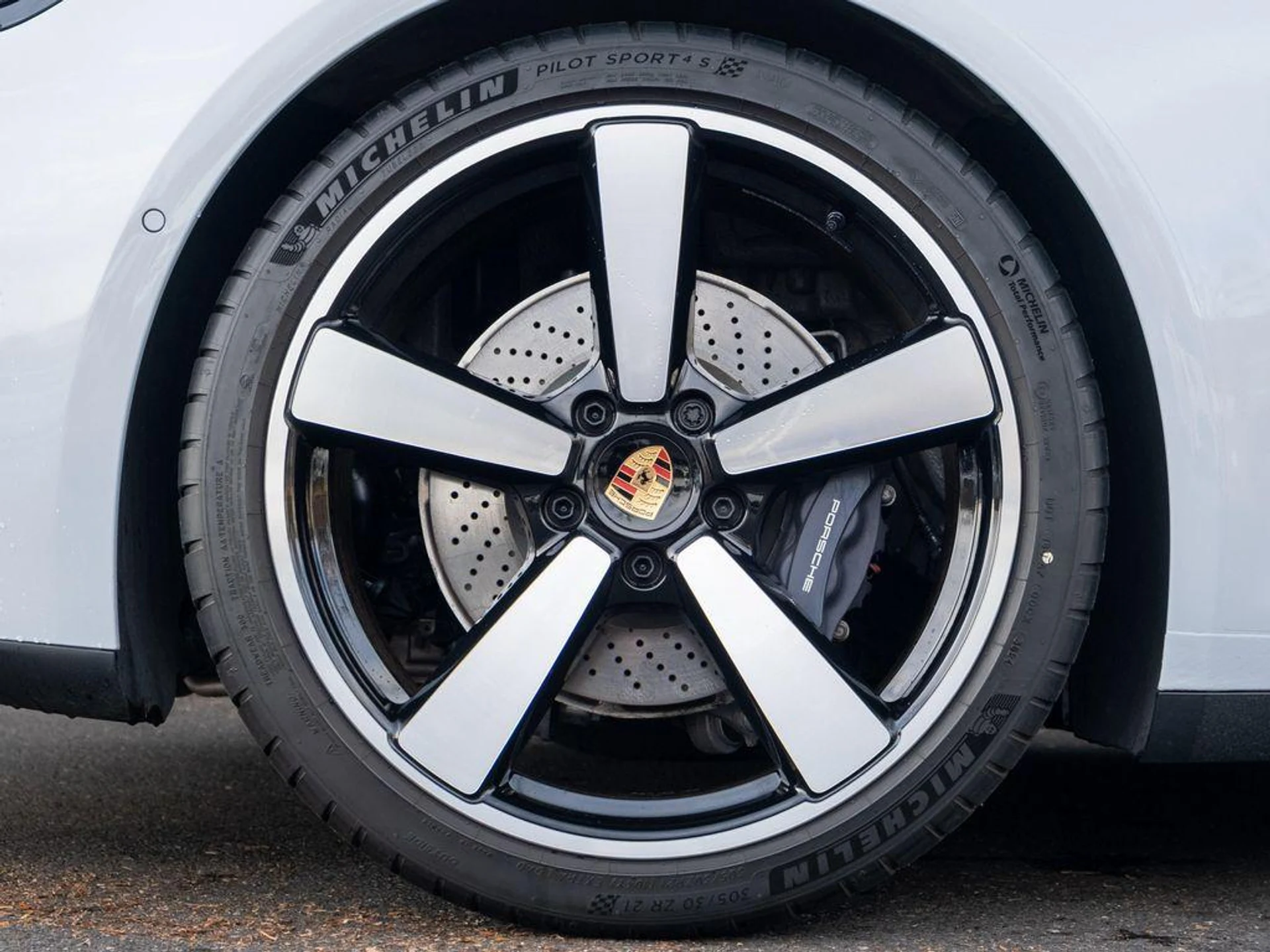 mph013_2092514720_Us_J2_G_ox_Hh_Rd4dvc_B1_Hy09993_Wo_d556943519