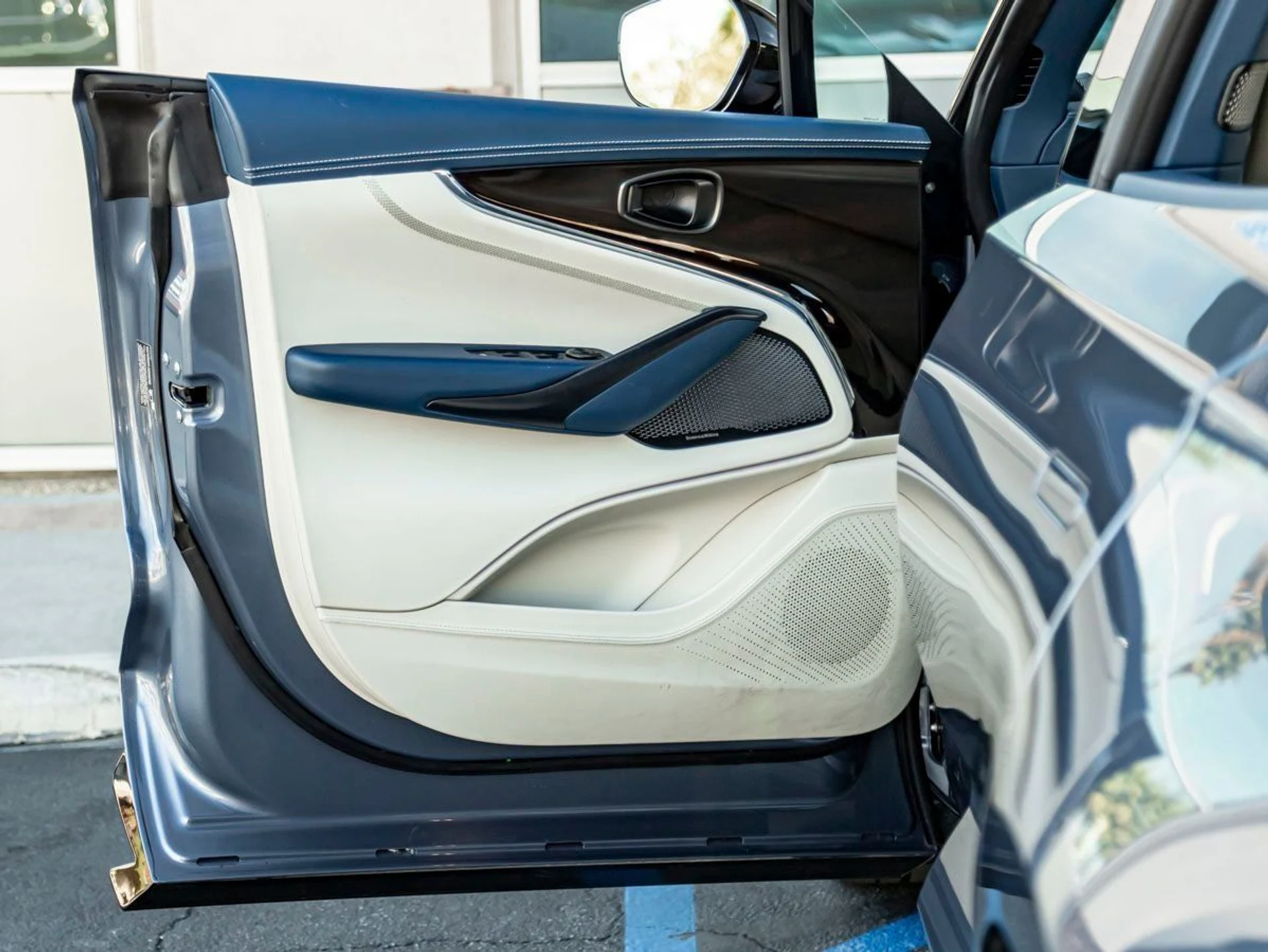 mph013_2097936685_14_e5675c608f