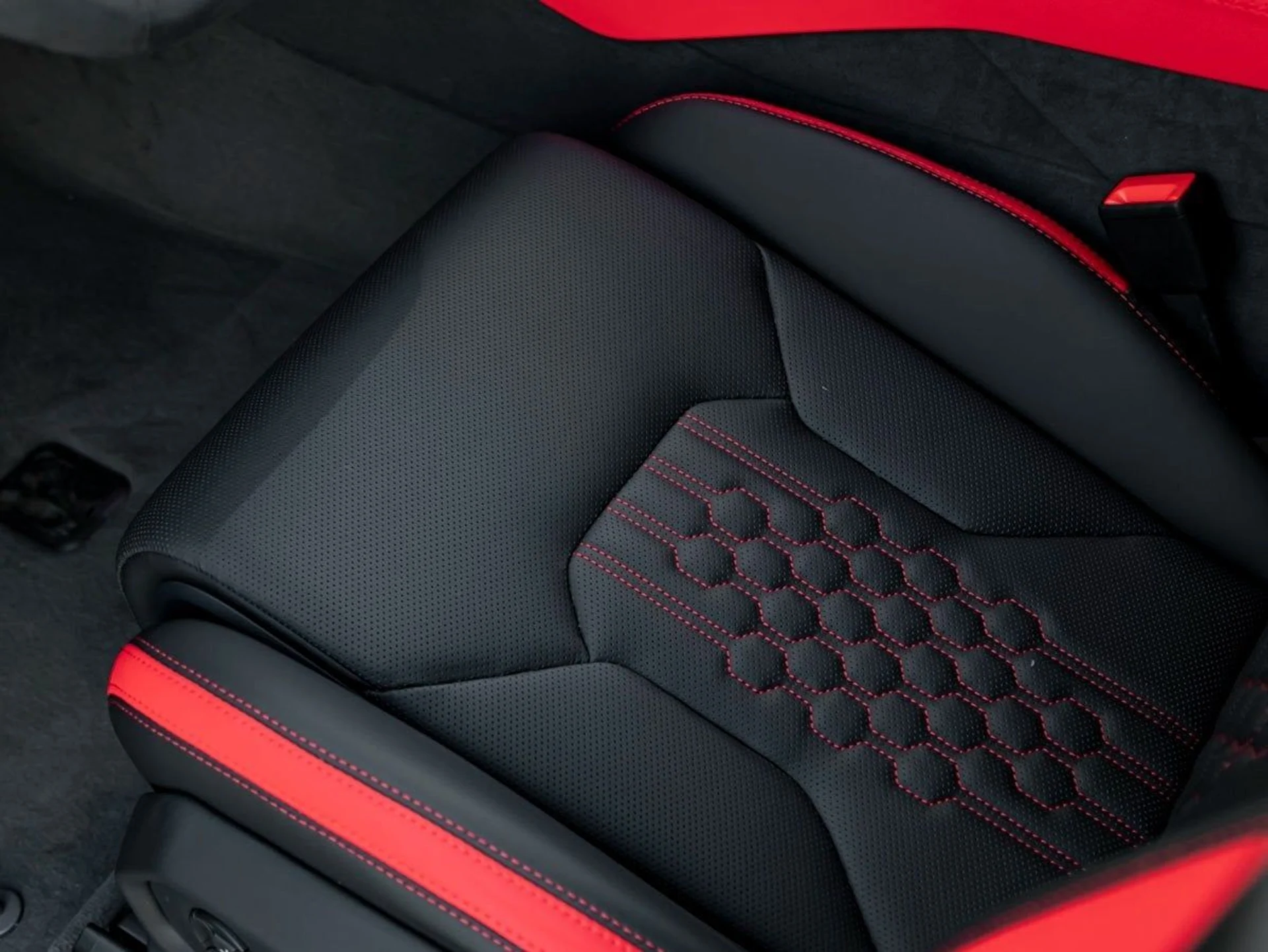 mph013_2097972306_14_5da219aec6