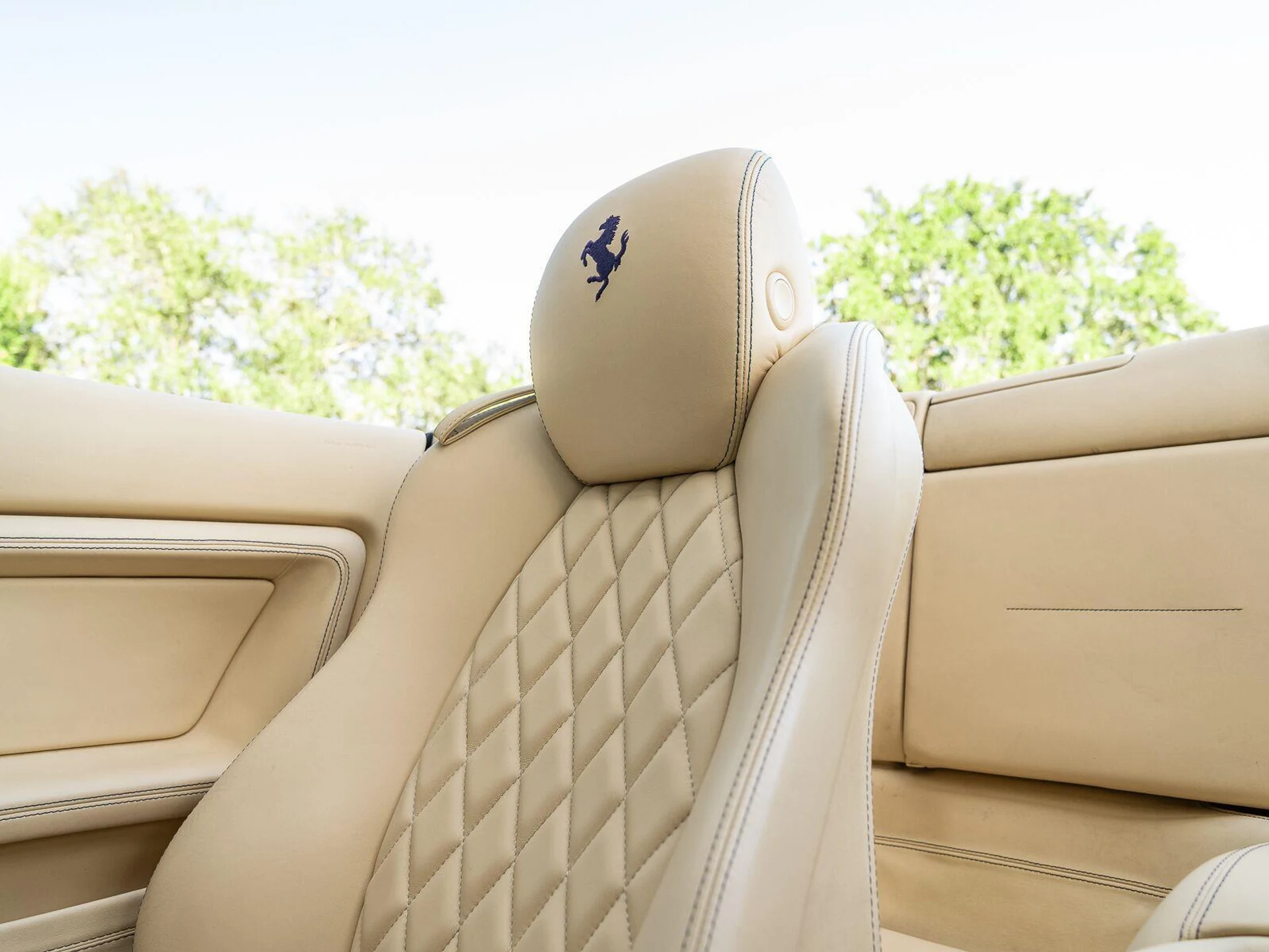 mph013_2098583730_Used_2010_Ferrari_California_1793131305_4753915f23