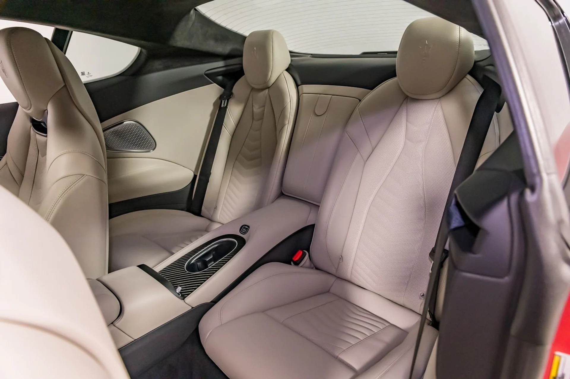 mph013_2102628173_189eaff147aa47ee92213ef1914d2667_06122a3915