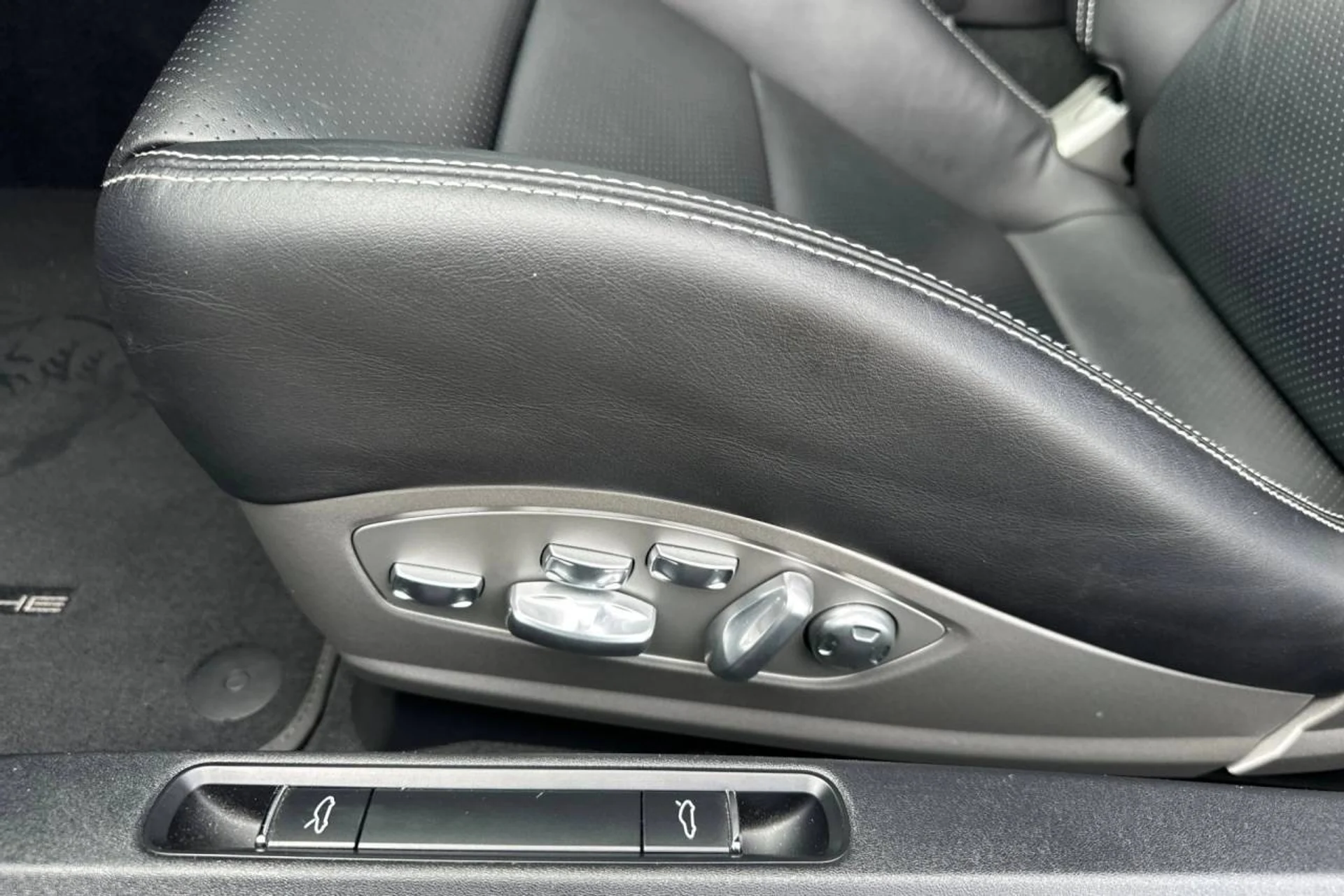 mph013_2102805606_1280_0df6b12dbd