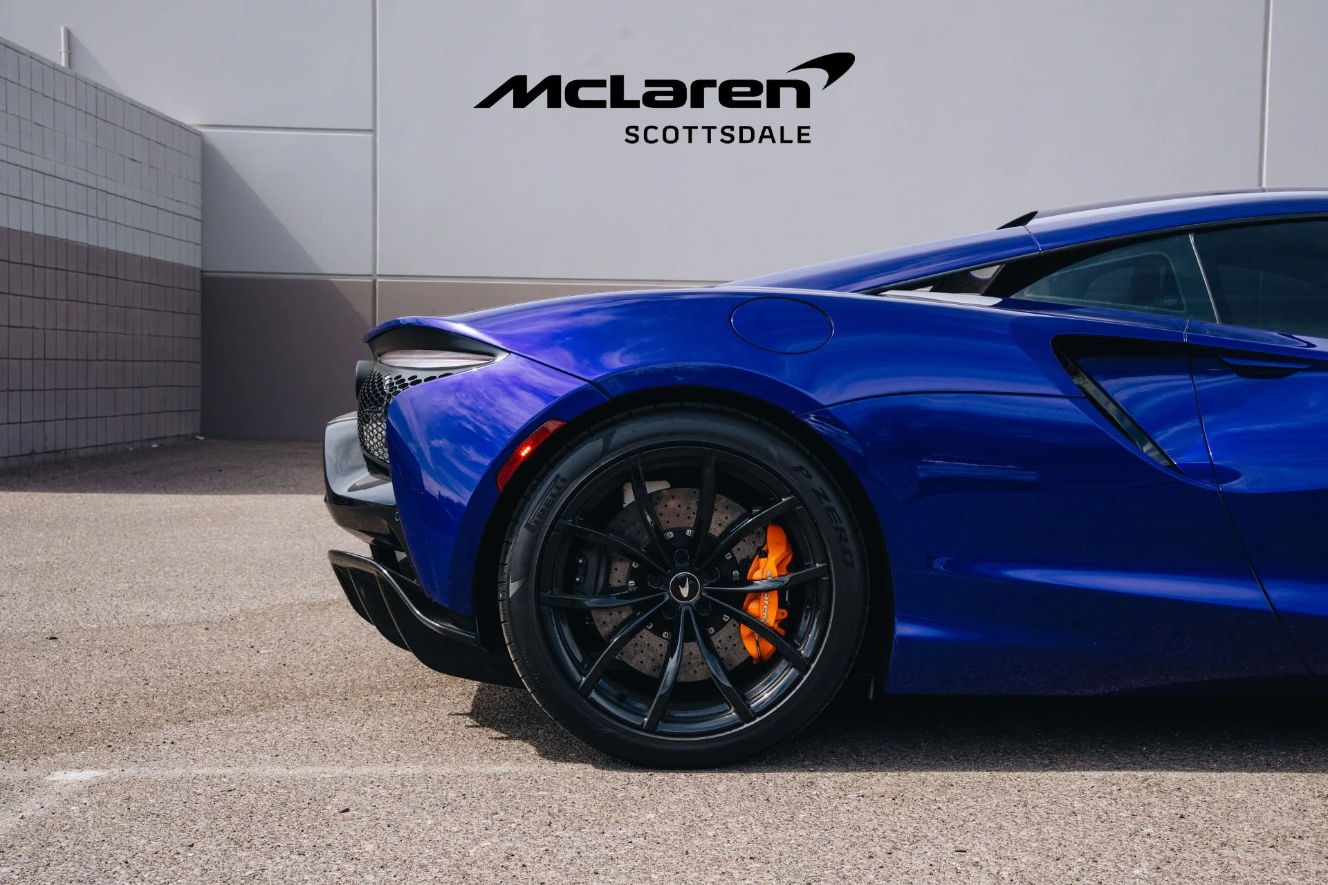 mph013_21045281_Used_2023_MCLAREN_ARTURA_Vision_1748904428_fd318effb4