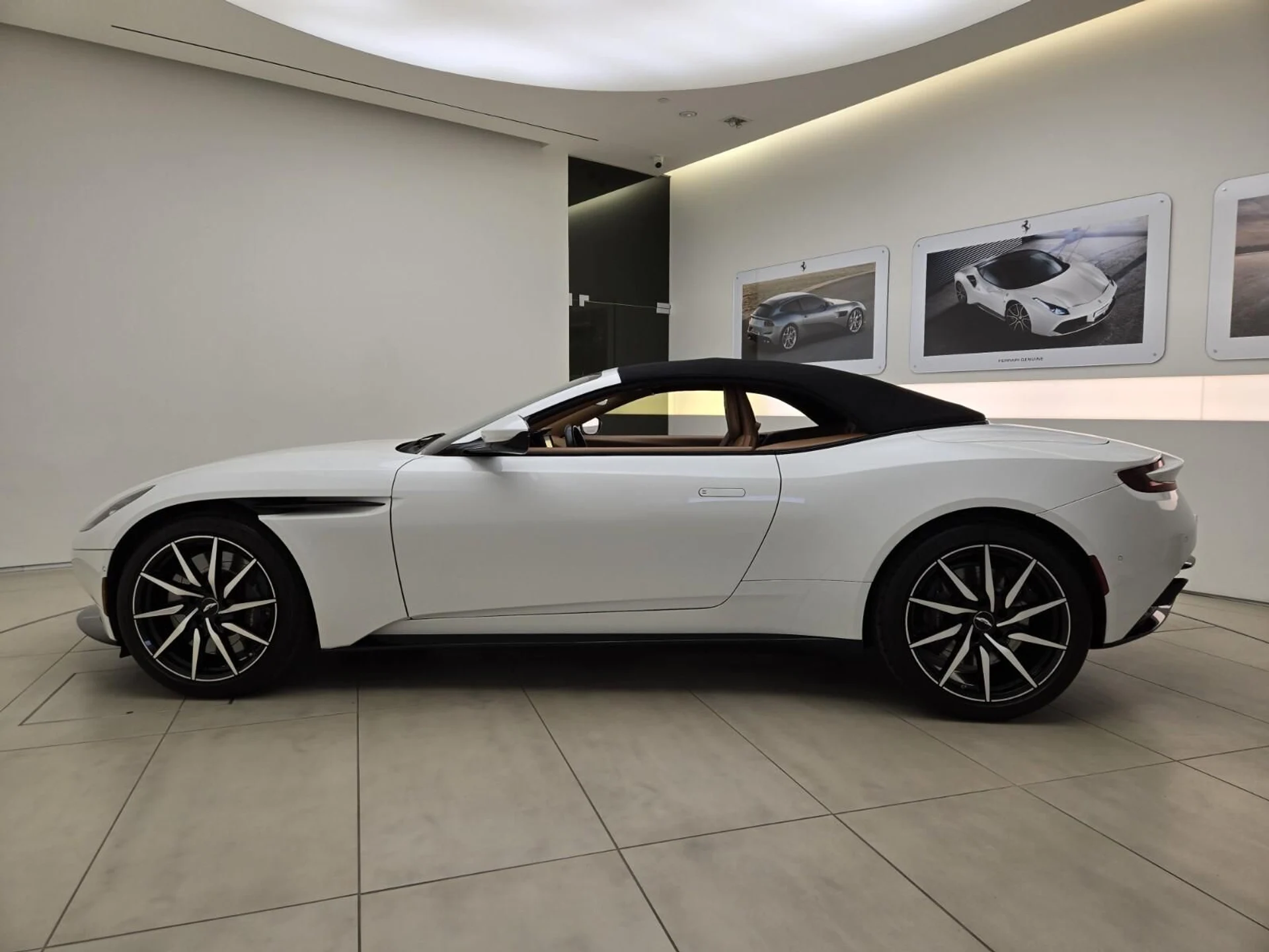 mph013_2110528469_Used_2021_Aston_Martin_DB_11_Volante_1754376697_8226d2f4ad