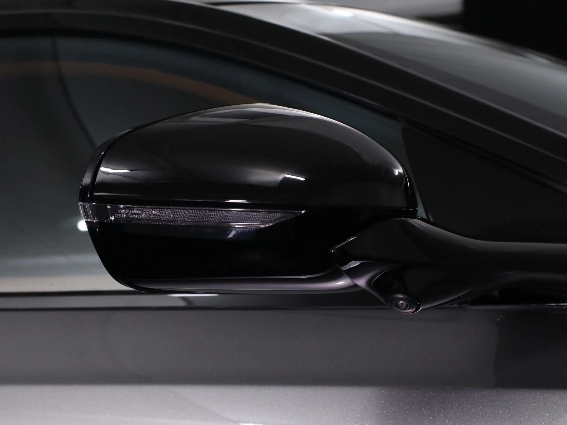 mph013_2113965292_New_2025_Aston_Martin_DB_12_1758482446_02d67c600f