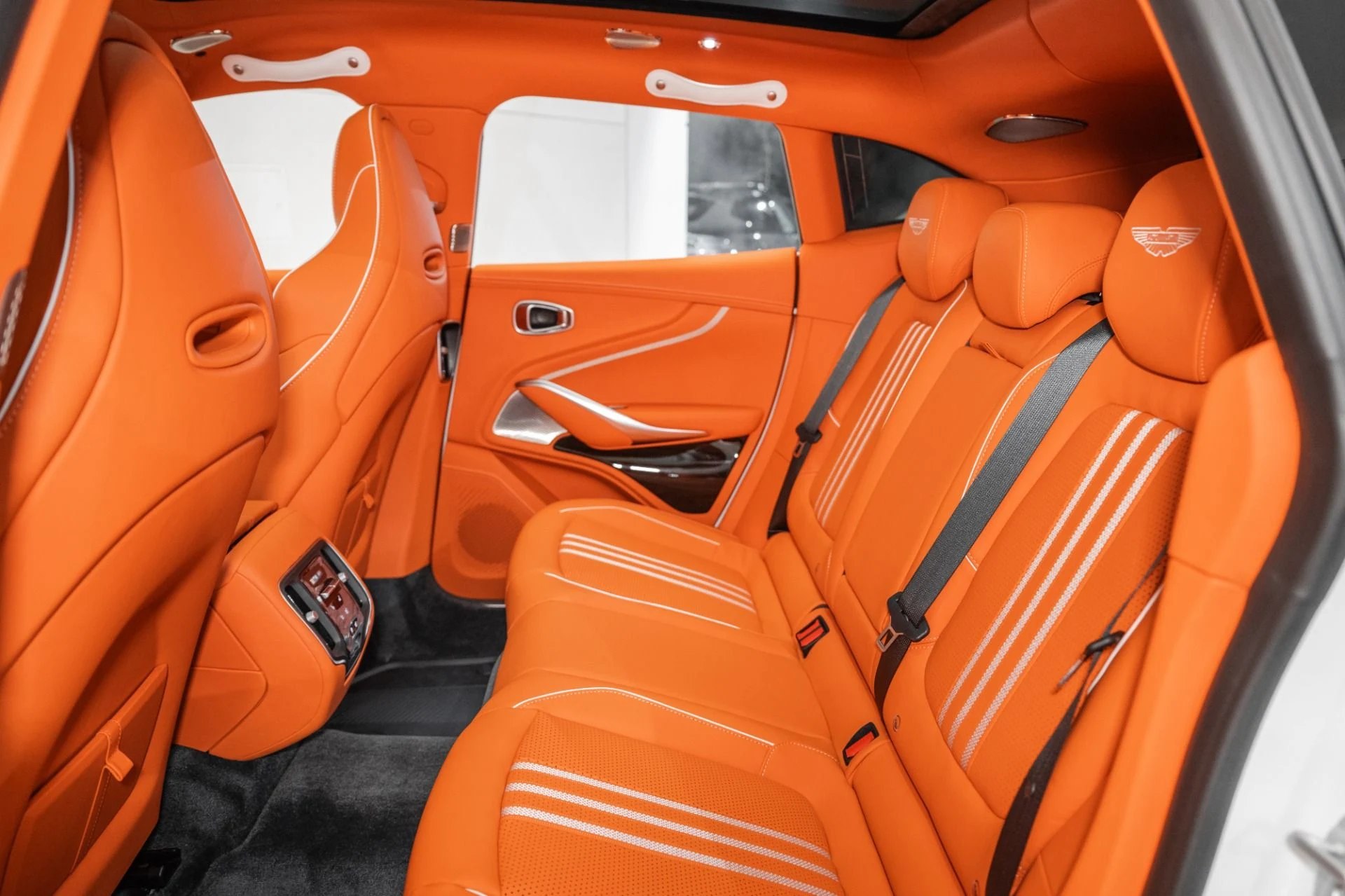 mph013_211868062_New_2025_Aston_Martin_DBX_707_1739541674_03ae732c51