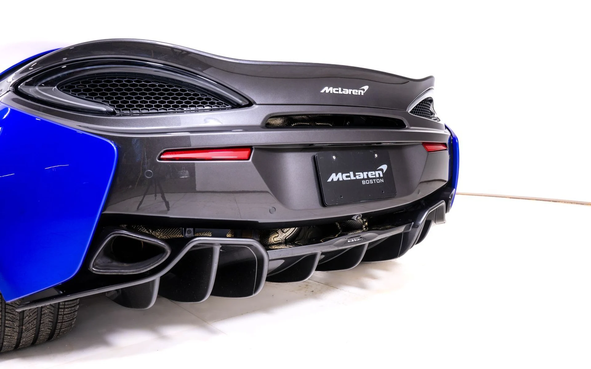 mph013_2122405229_dd590596ce60e731db6f18be4aa651f5x_3175f2ef36