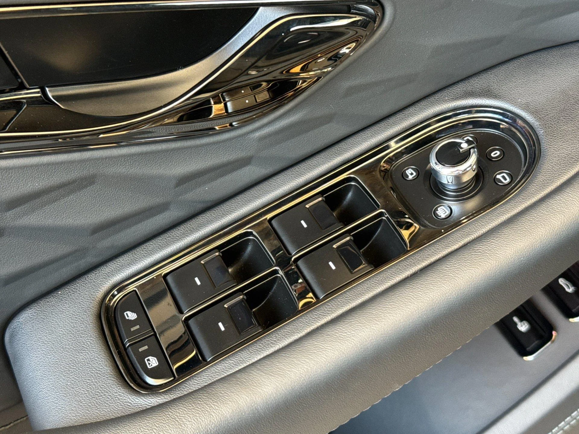 mph013_2125083246_New_2026_Bentley_Continental_GT_V8_1791888436_8e23a538aa