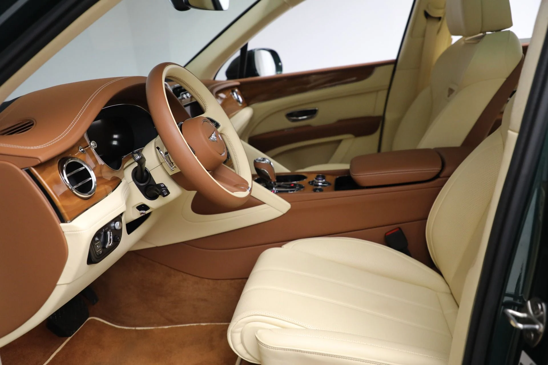 mph013_213202987_Used_2023_Bentley_Bentayga_V8_0616018f06