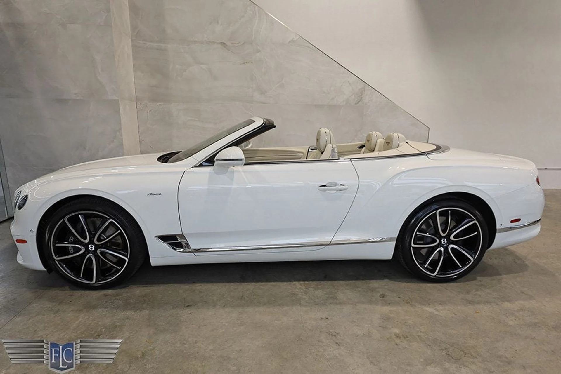 mph013_2133835568_used_2023_bentley_continental_gtazureconvertible_9689_22727335_14_1024_de98b46def