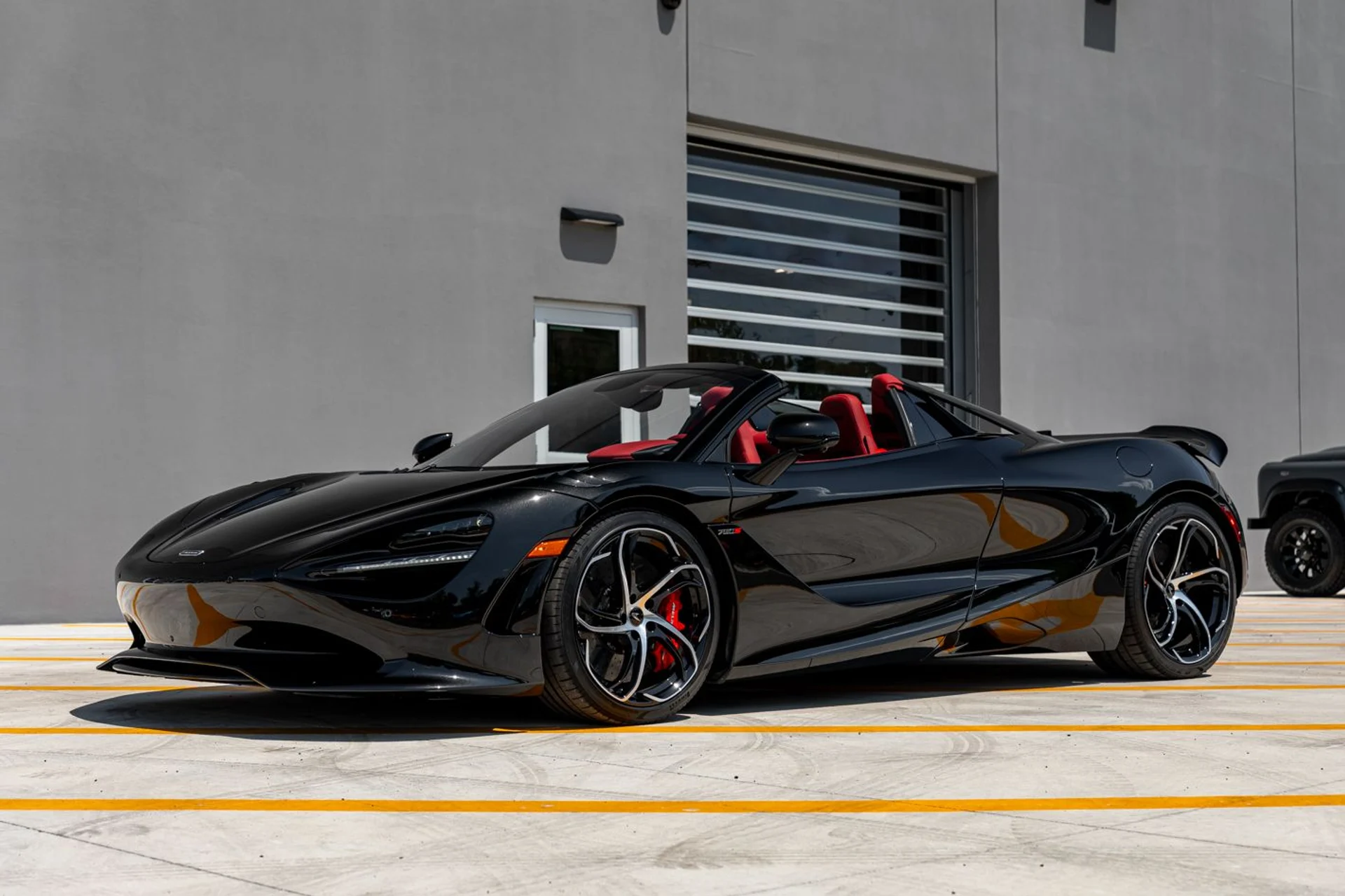 mph013_2137724937_550_p15_l_65ac0e039f