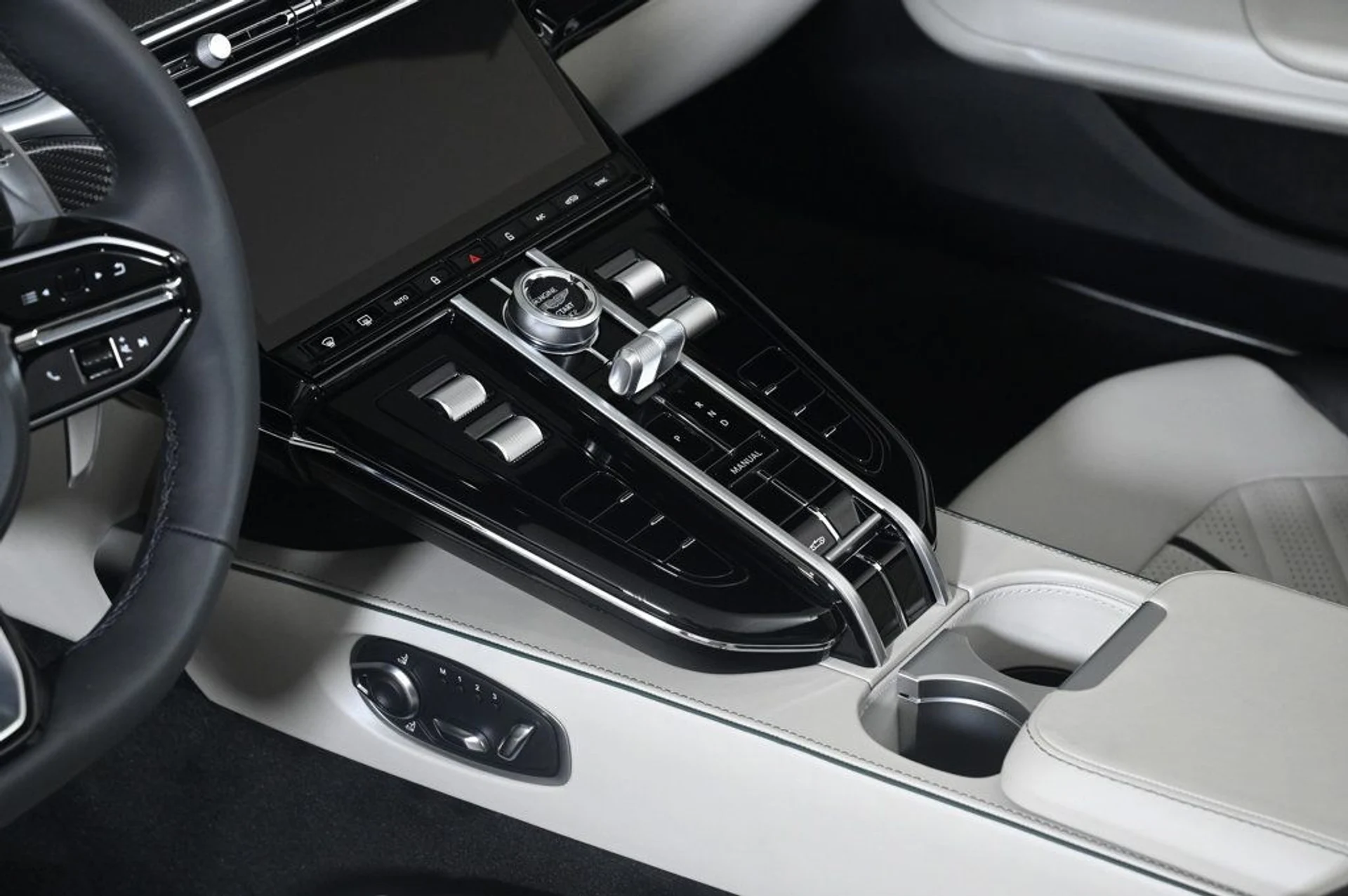 mph013_2138221359_new_2026_aston_martin_vantage_sroadster_11350_22956754_13_1024_2027a6aca9