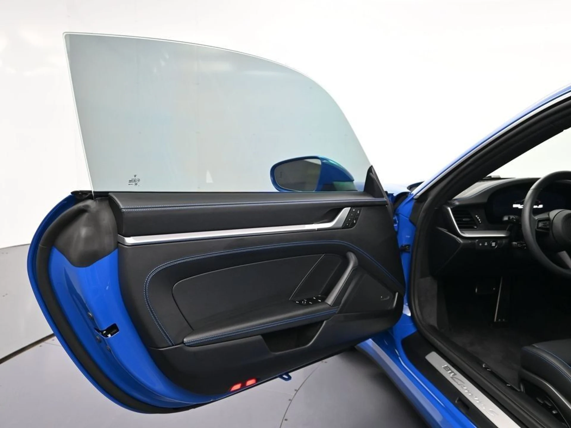 mph013_213943507_c6d36760bef0e82757f4b7197a36dfe8x_62da9aa335