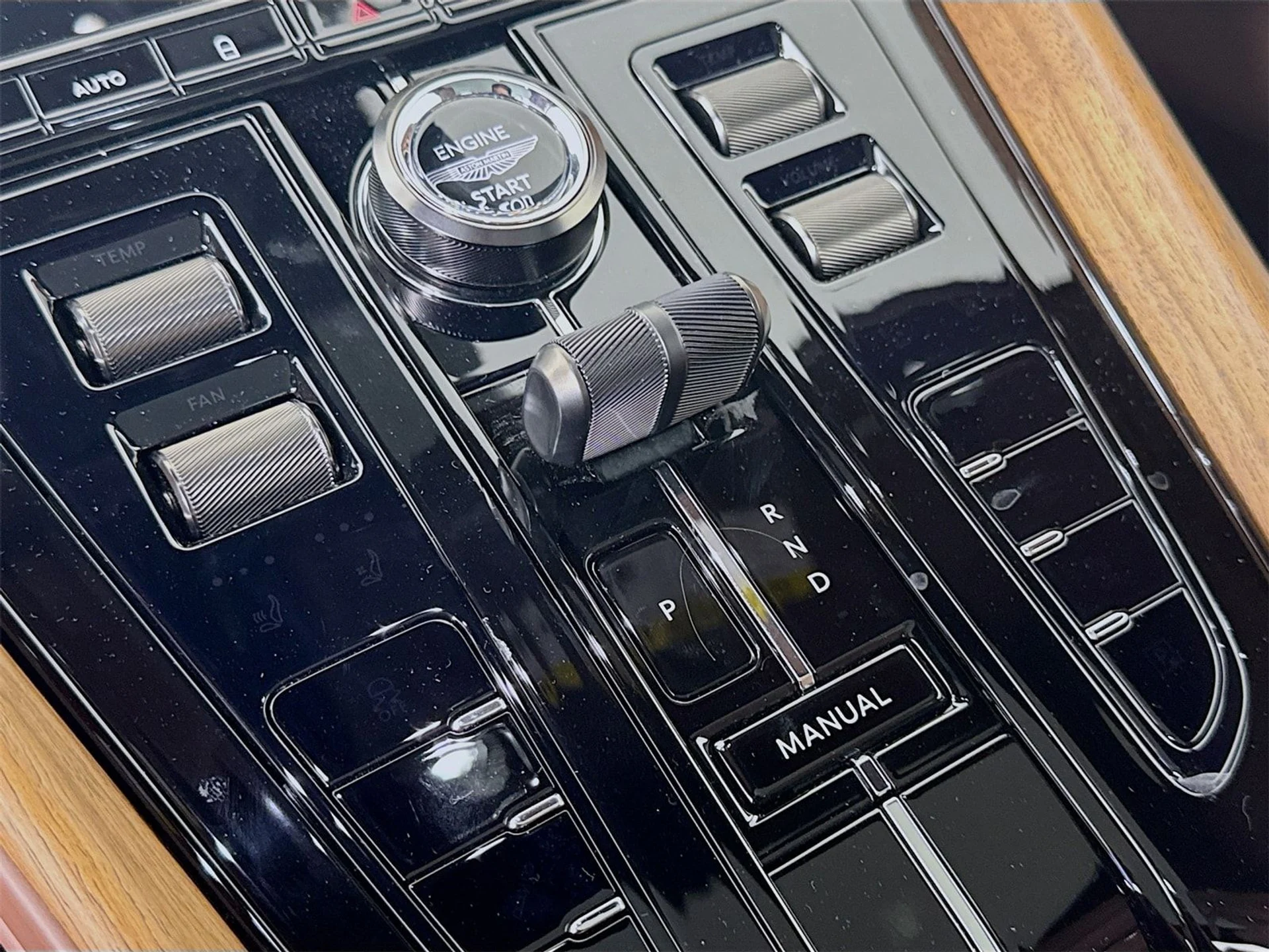 mph013_214234519_668587c8ec6b0332d2412253fa4aef7cx_cf18e09335