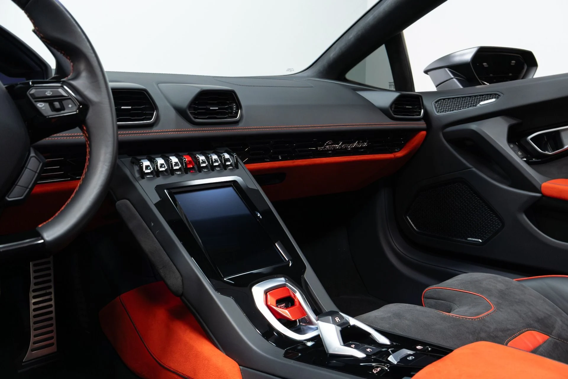 mph013_214318547_Used_2021_Lamborghini_Huracan_EVO_1773475781_1cb4e33bbb