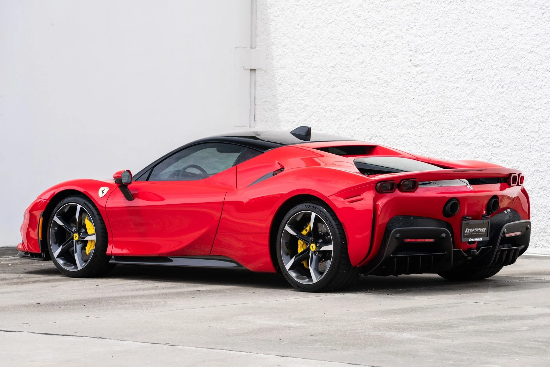 mph013_2154600446_Used_2023_Ferrari_SF_90_Stradale_1753986434_d74209e32f