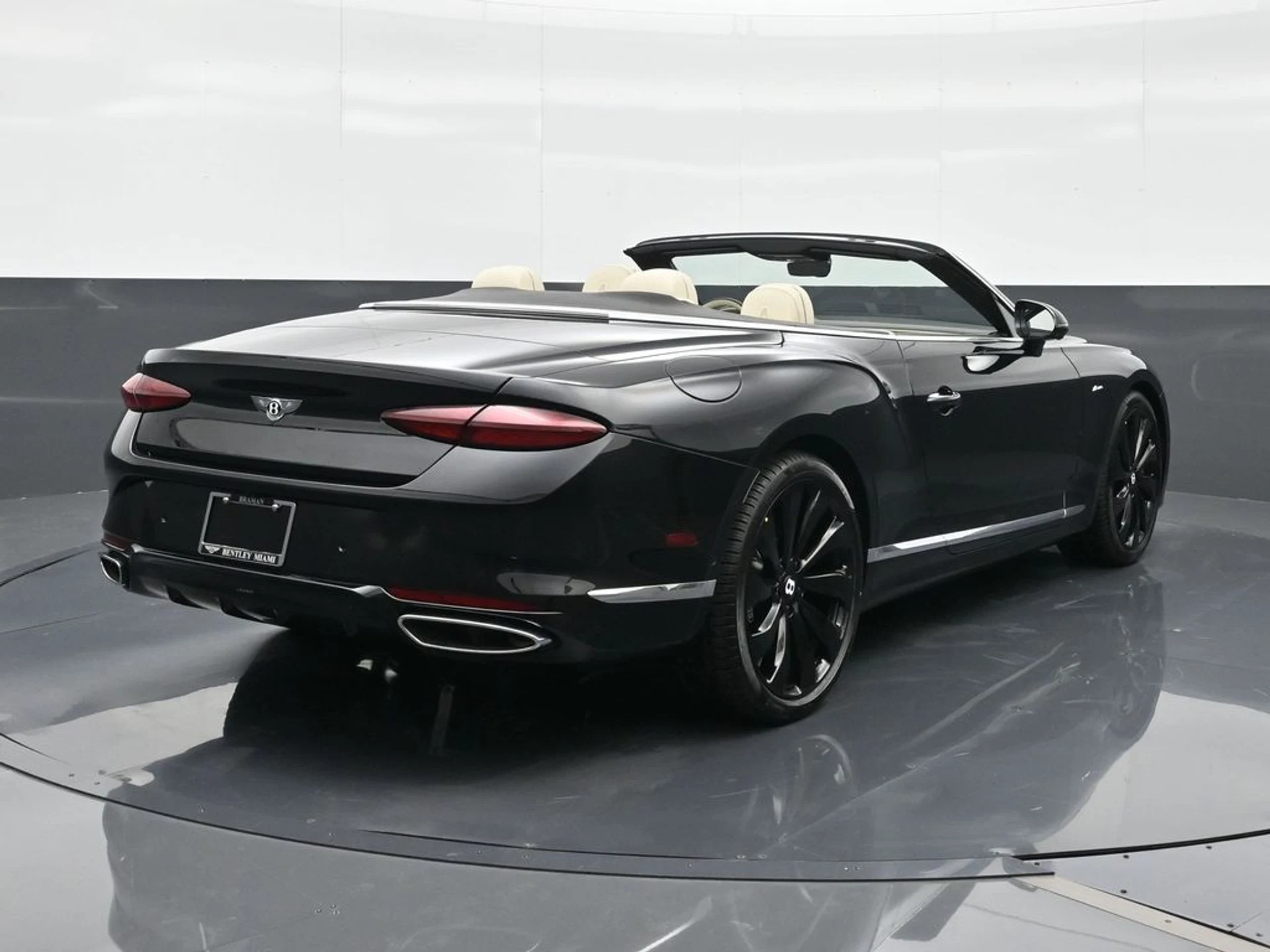 mph013_2161673918_aa377beec06b14e591bbd9e1d5f5fab5x_2b6357e303