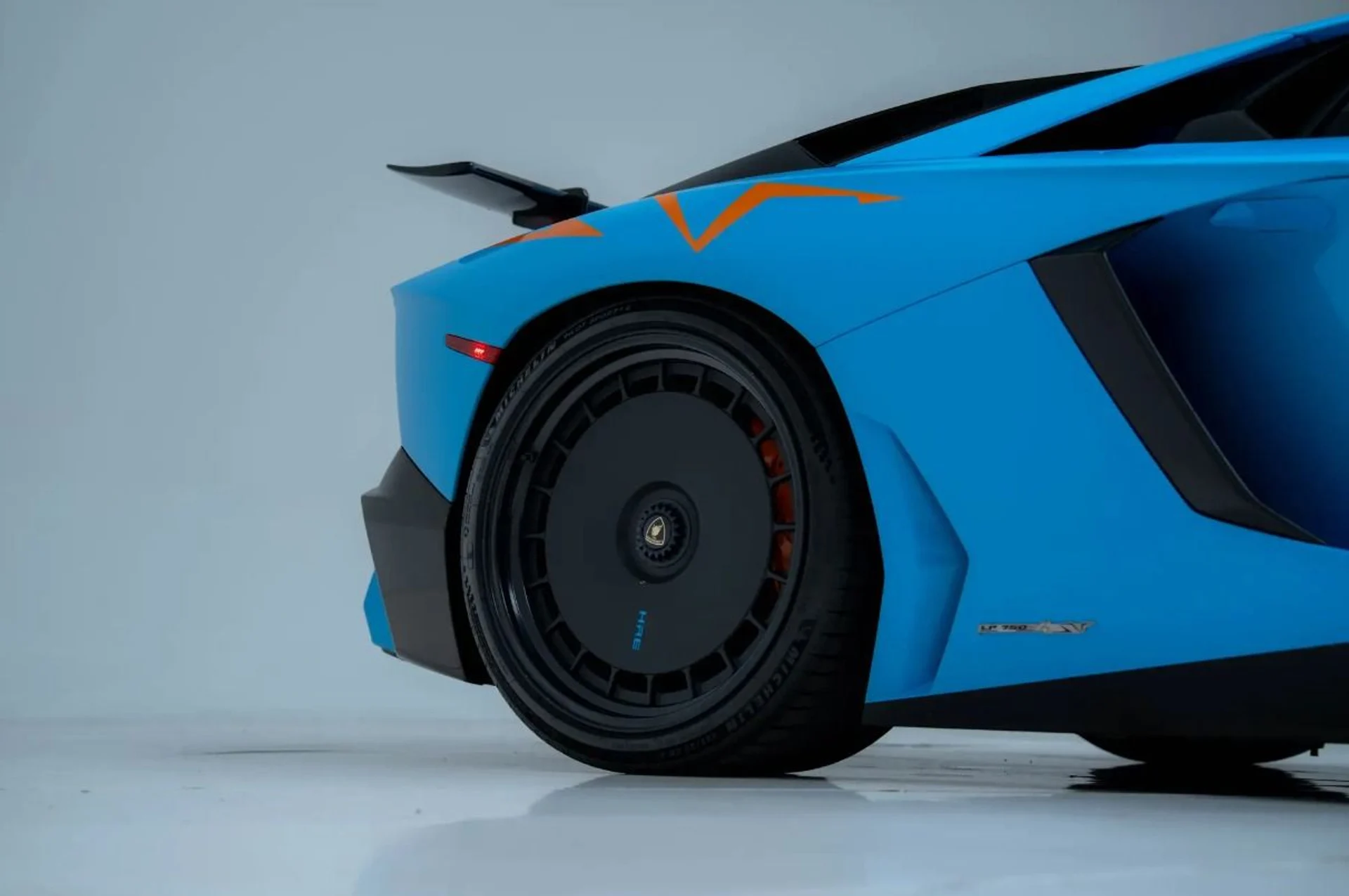 mph013_2162439547_Used_2017_Lamborghini_Aventador_SV_1786551969_da2c7960d9