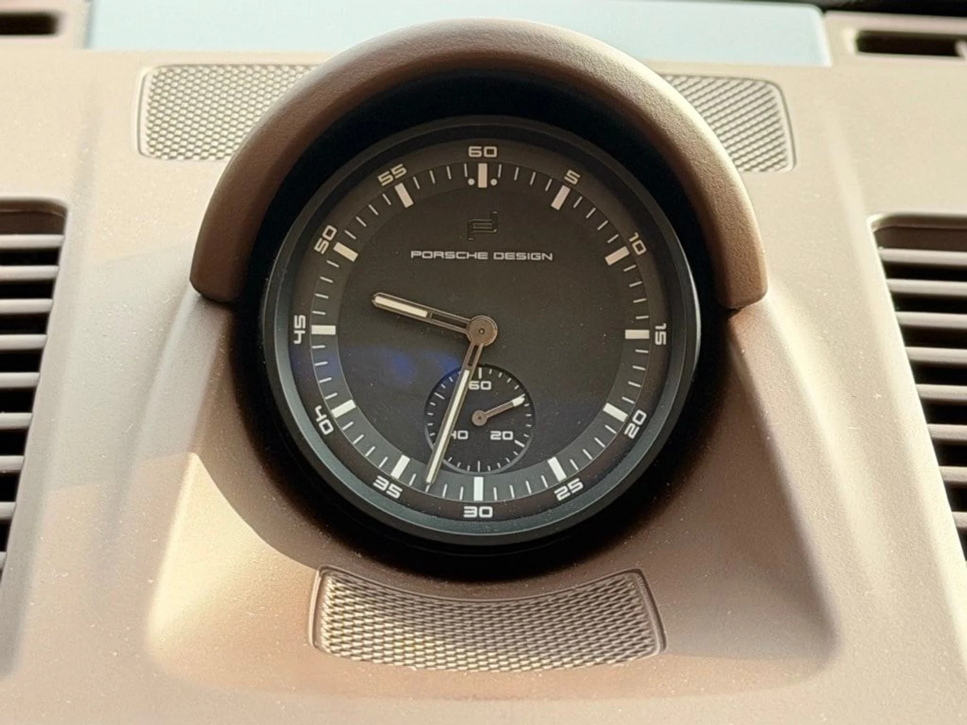 mph013_2165120814_2d003307e5fe525738cd20bdfdbdb006x_4c9f806740