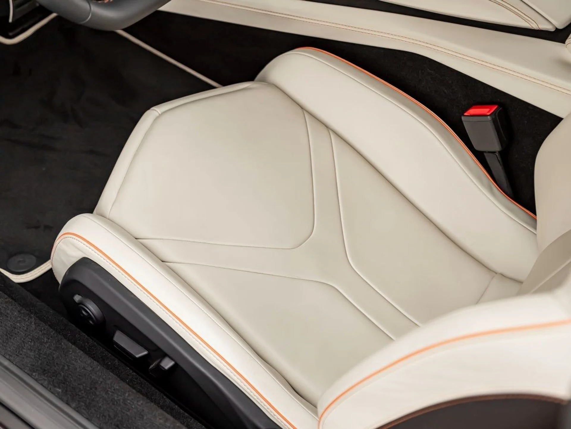 mph013_2165943406_14_3ee2377349