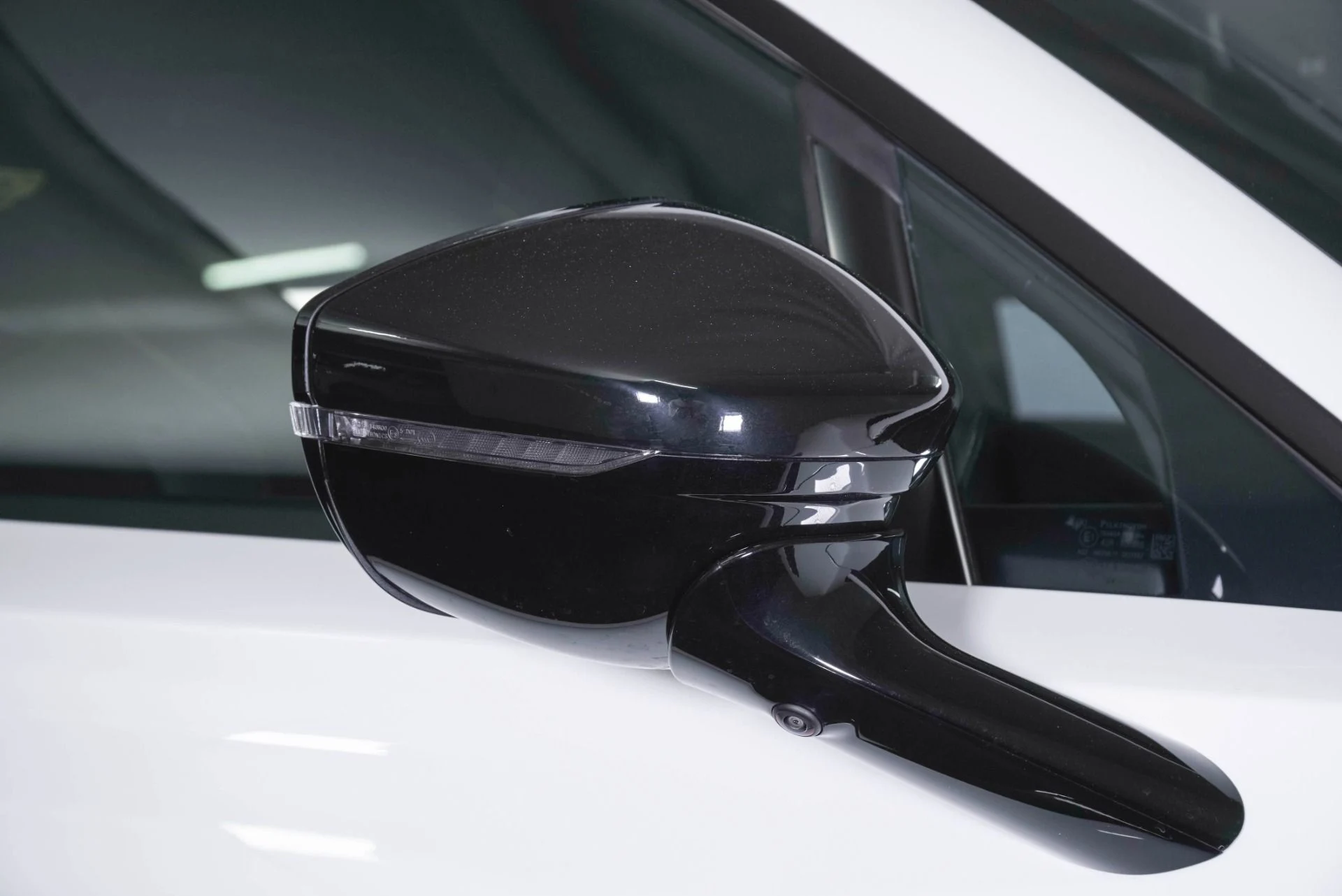 mph013_2171797503_New_2026_Aston_Martin_DBX_S_1781894781_0fe79d2c51