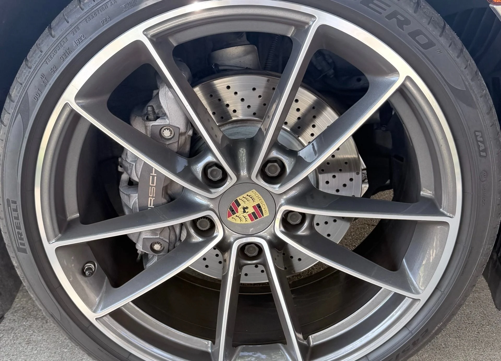 mph013_2178126561_Used_2021_Porsche_911_Carrera_1763073599_39090380c7