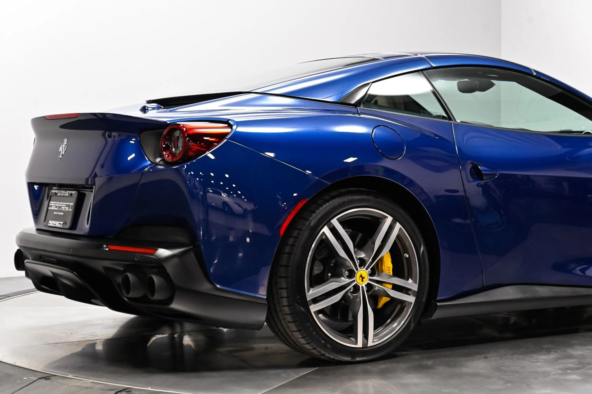 mph013_2194357457_Used_2019_Ferrari_Portofino_Base_1790278406_9885b5c9b2