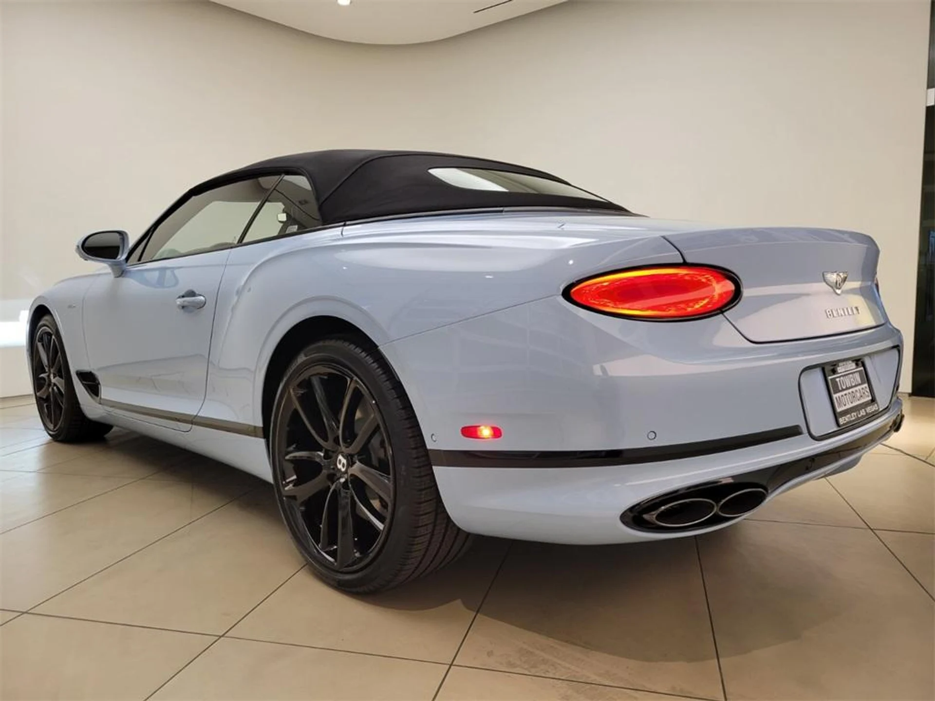 mph013_2196392064_Used_2023_Bentley_Continental_GT_V8_1715721747_dc8f5f7189