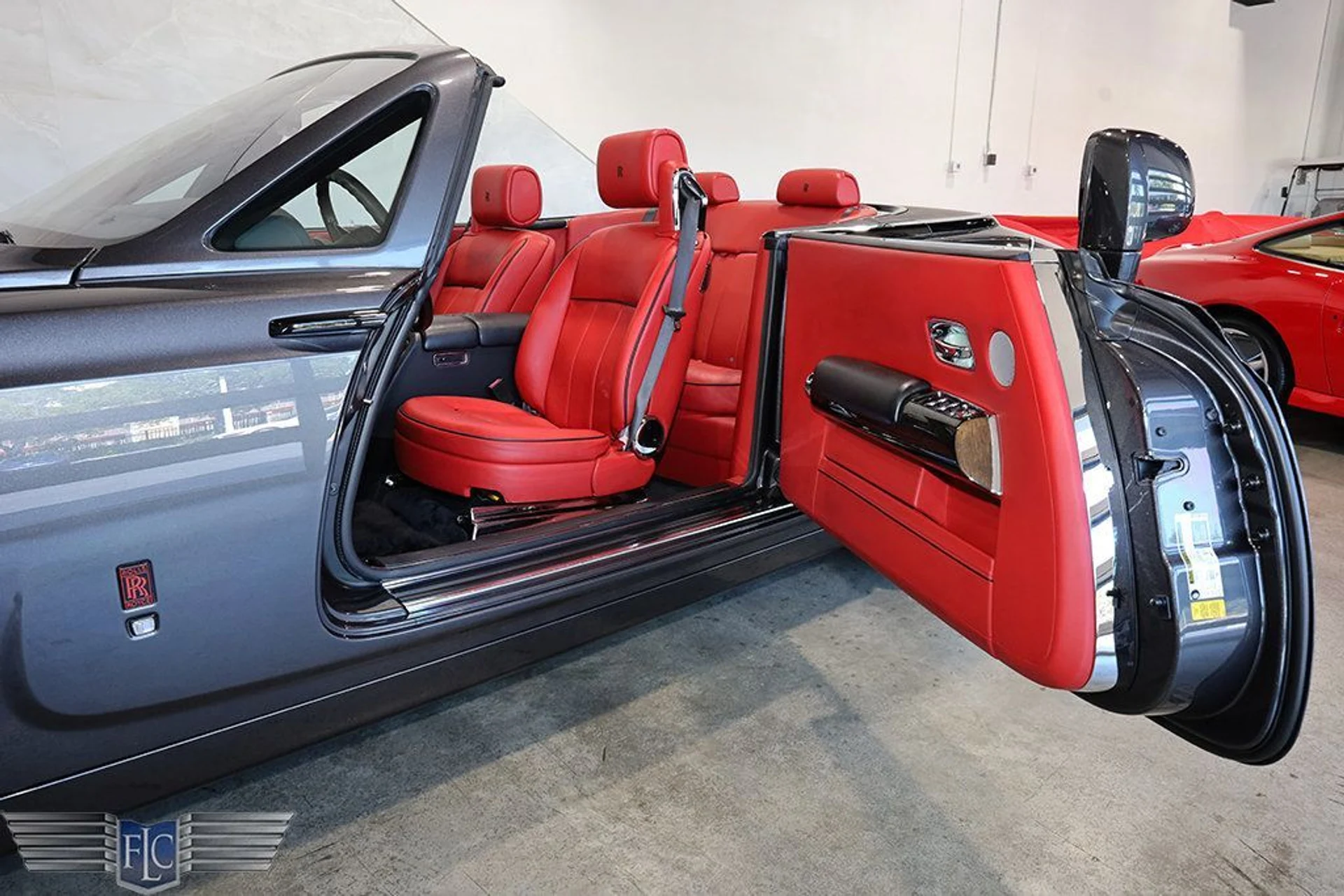 mph013_2198696149_used_2017_rolls_royce_phantom_drophead_coupe_9689_23040582_14_1024_46e488b3d4