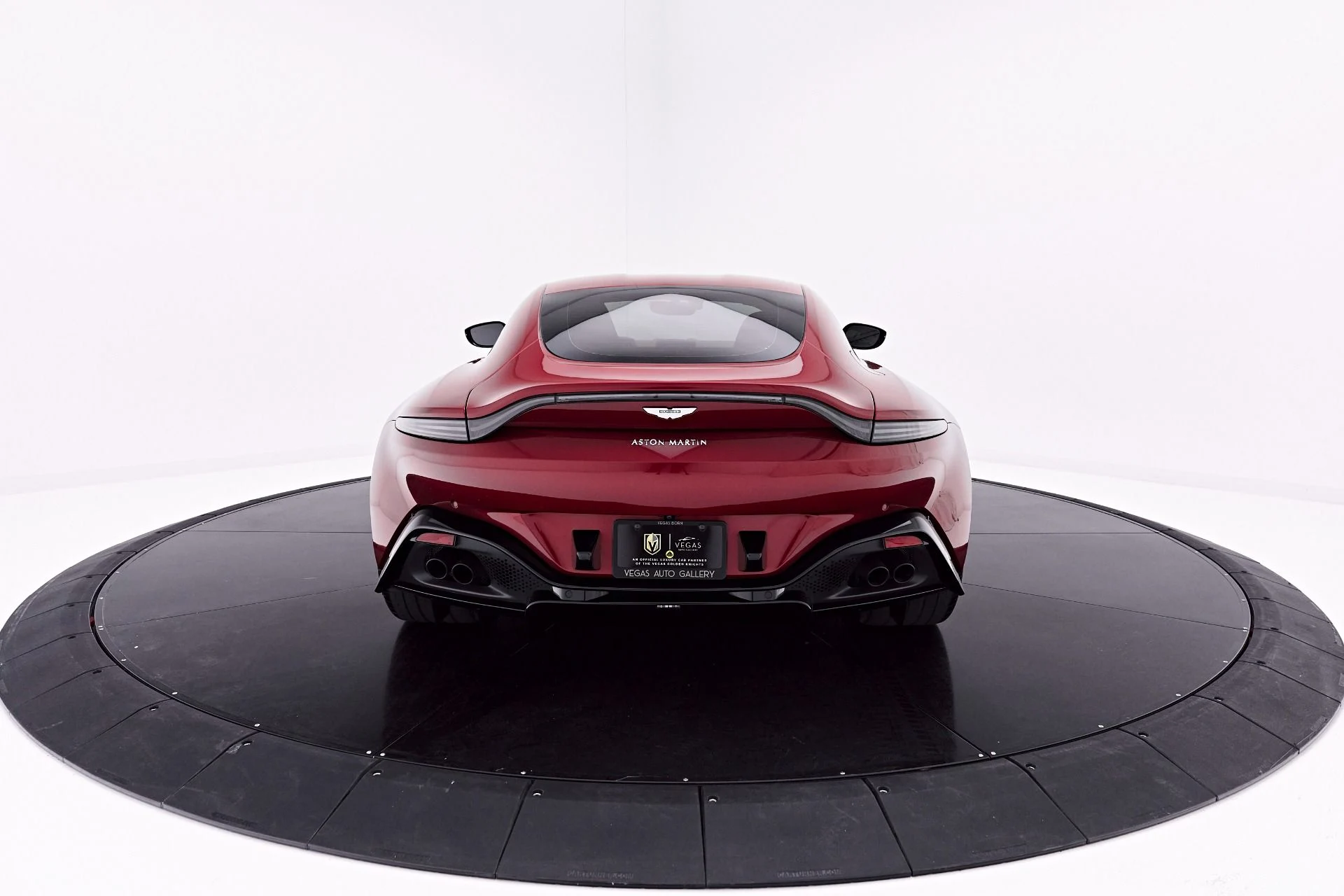 mph013_2199366713_Used_2020_Aston_Martin_Vantage_Base_1777504263_8f60dff57e