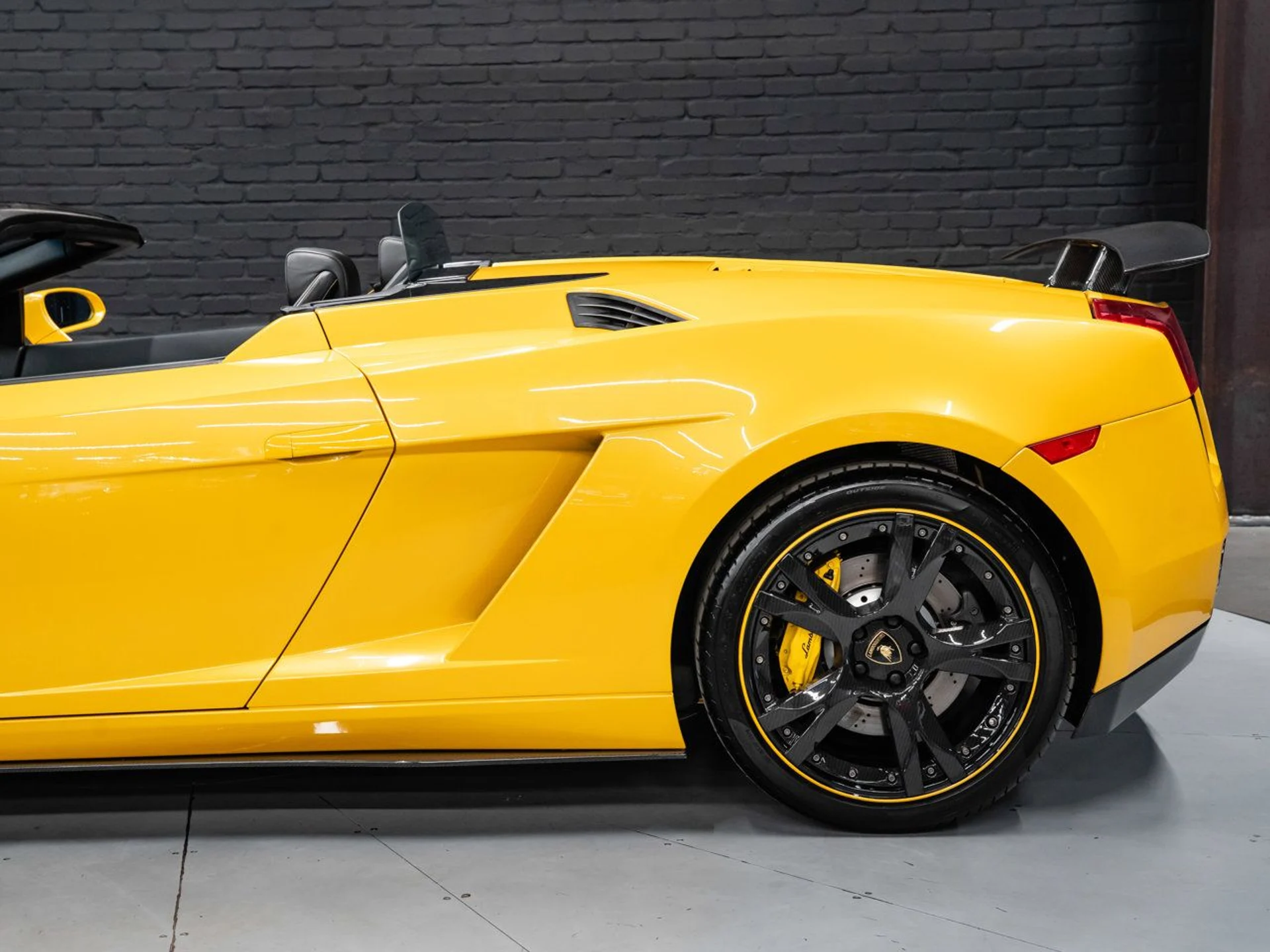 mph013_2200360700_lamborghini_gallardo_2006_5a02ec7b85