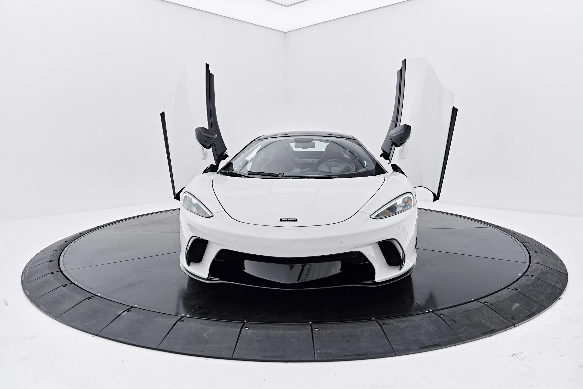 mph013_2203169990_Used_2025_Mc_Laren_GTS_1790357830_124809e053
