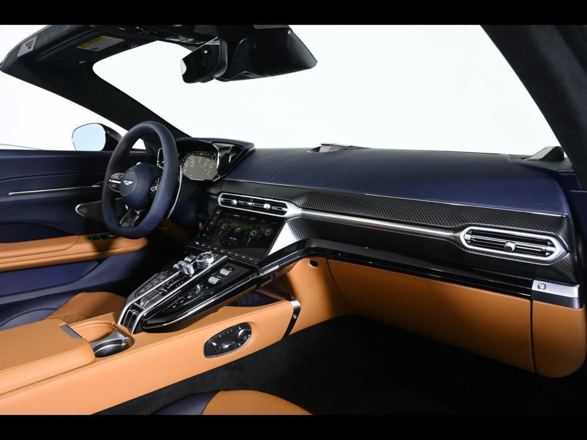 mph013_2203690759_new_2026_aston_martin_vantage_sroadster_11350_23075062_14_1024_08ece7d9a3