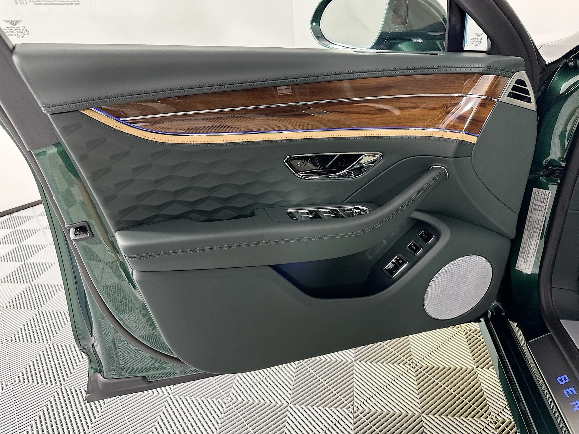 mph013_2205392644_14_1ec8f302e6