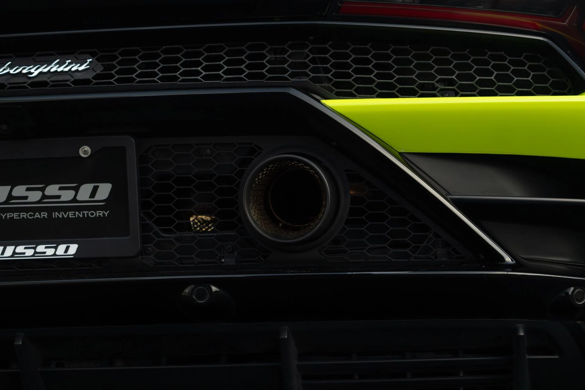 mph013_220904431_Used_2020_Lamborghini_Huracan_EVO_1764467983_d68b012e0b