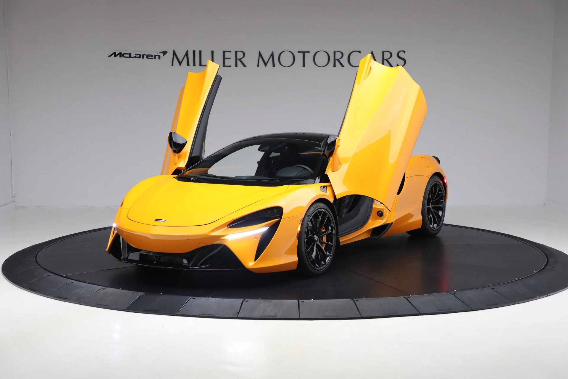 mph013_2211664422_Used_2024_Mc_Laren_Artura_Tech_Lux_18f0e05a8d