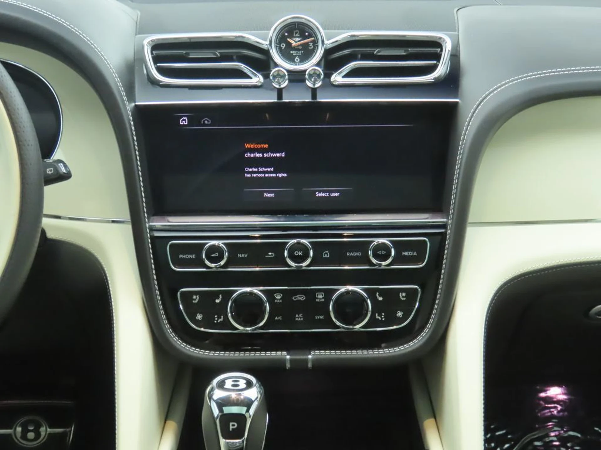 mph013_2212748522_used_2023_bentley_bentayga_ewb_8119_22900823_14_1024_40c1a784b0
